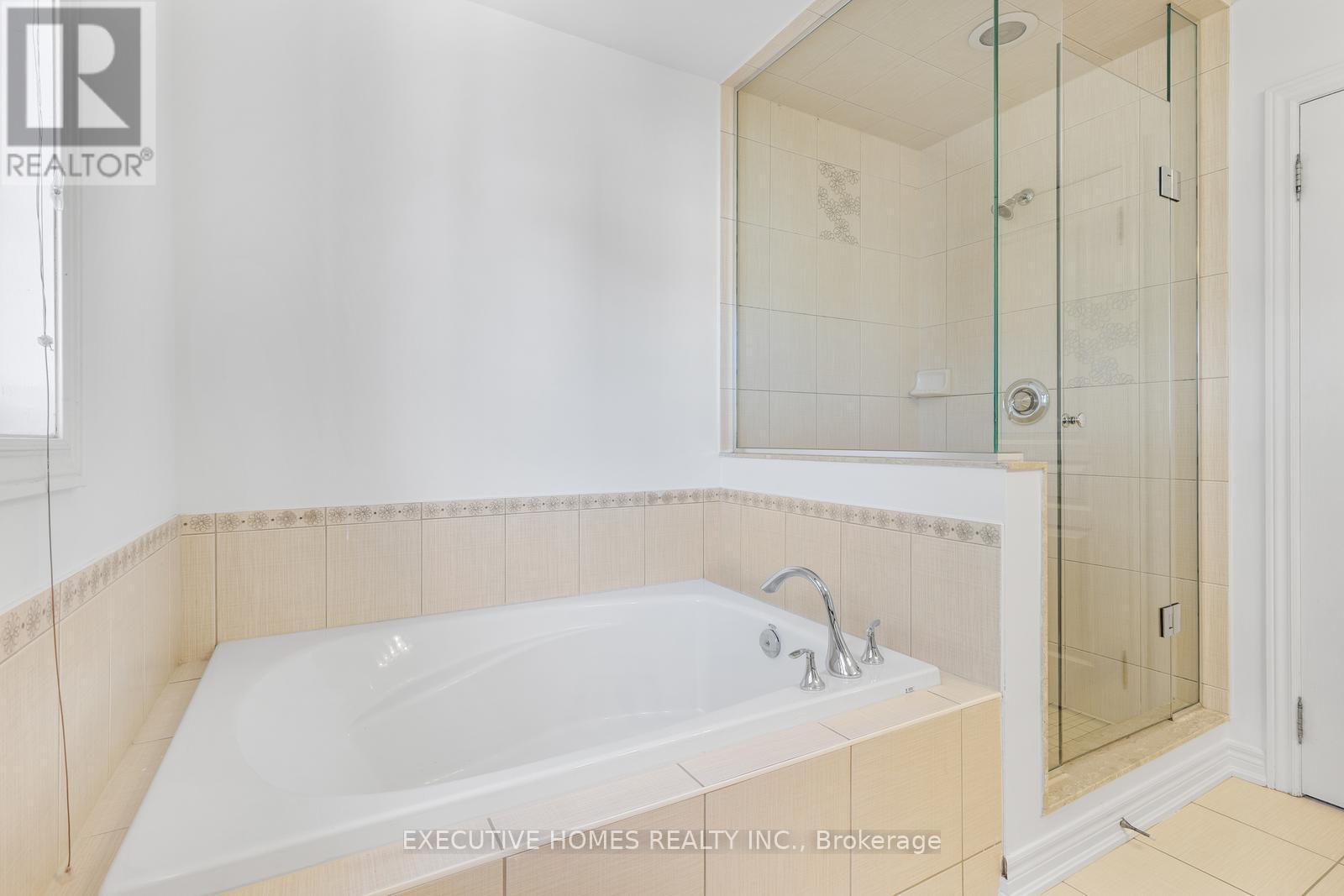 4131 Shipp Drive, Mississauga, ON - Indoor Photo Showing Bathroom