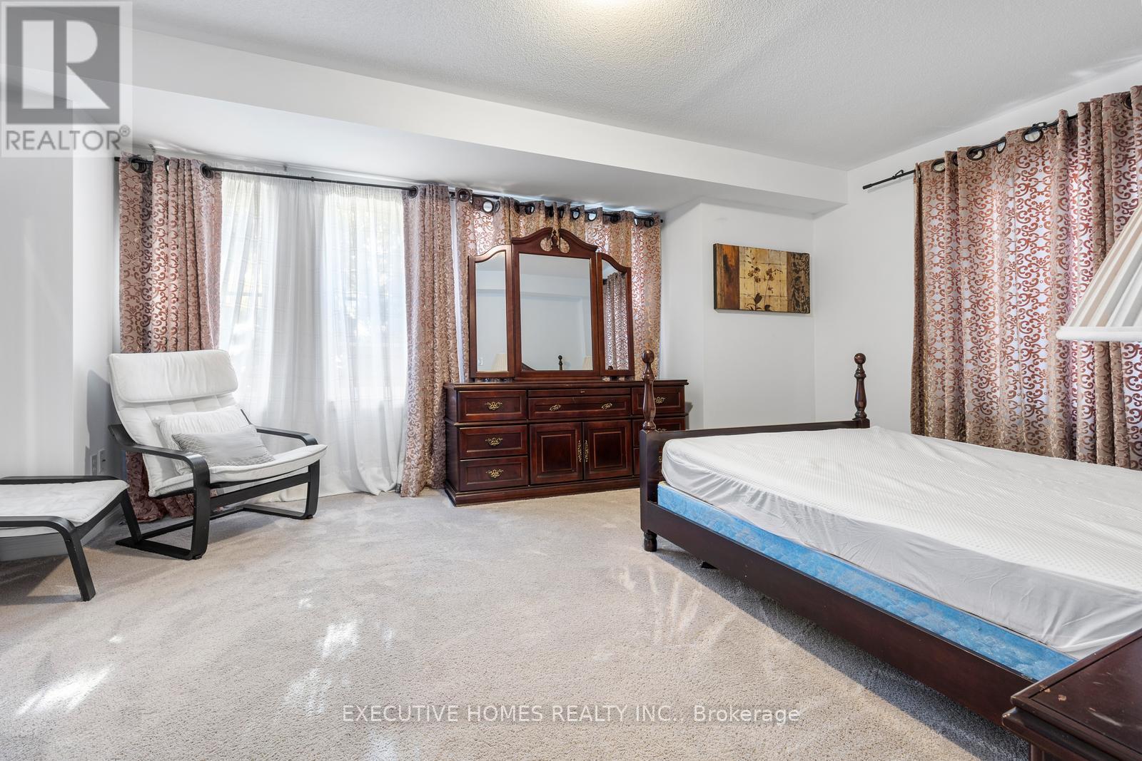 4131 Shipp Drive, Mississauga, ON - Indoor Photo Showing Bedroom