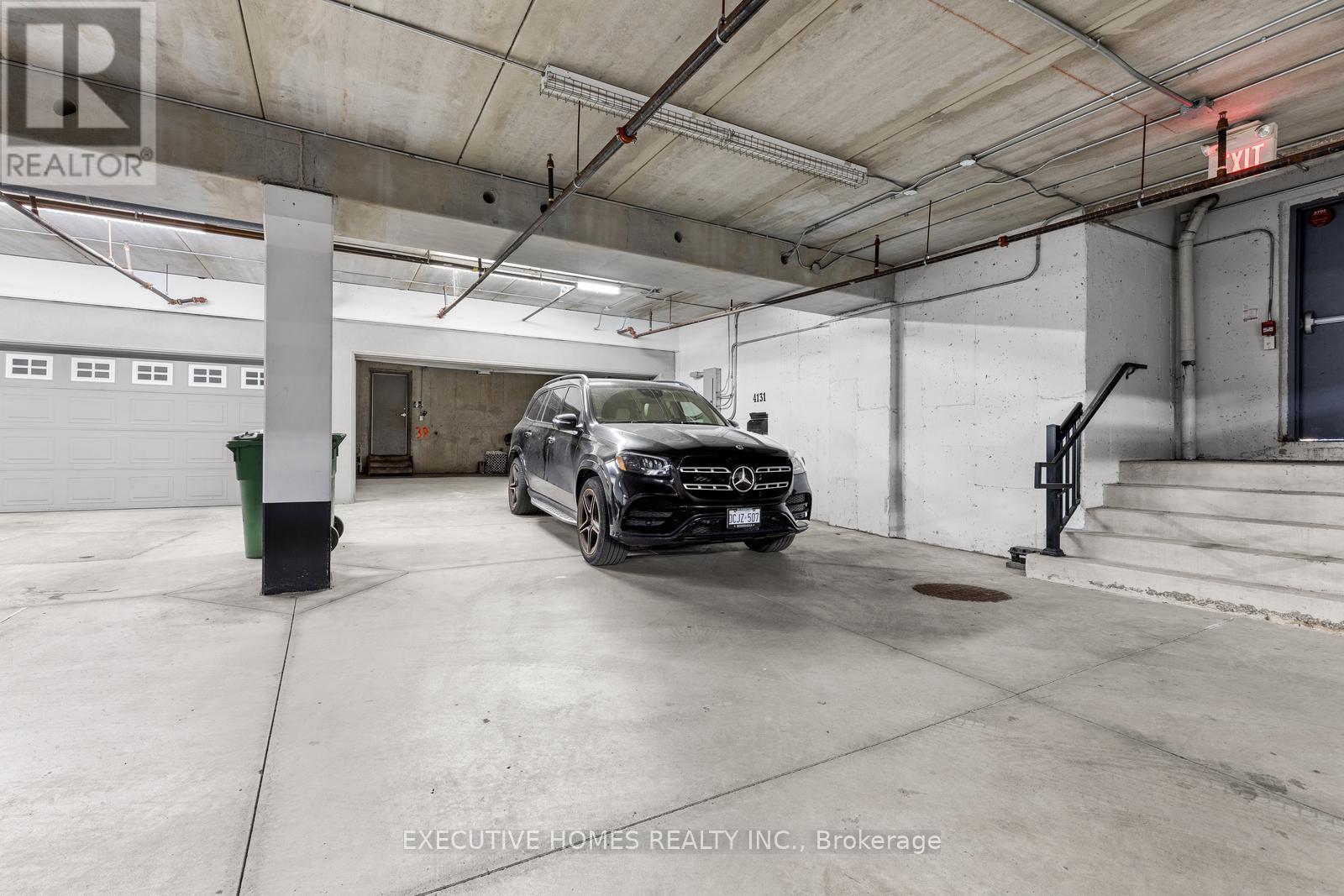 4131 Shipp Drive, Mississauga, ON - Indoor Photo Showing Garage