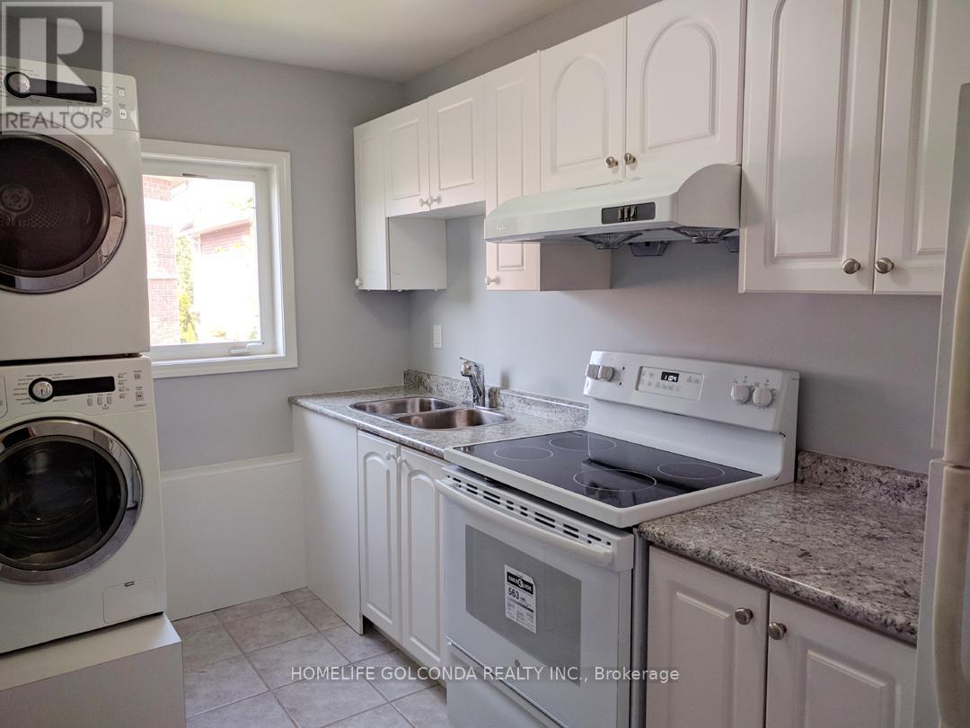 Coach - 1 Pingel Road, Markham, ON - Indoor Photo Showing Laundry Room