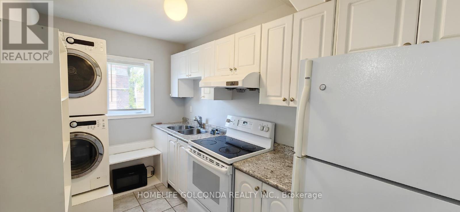 Coach - 1 Pingel Road, Markham, ON - Indoor Photo Showing Laundry Room