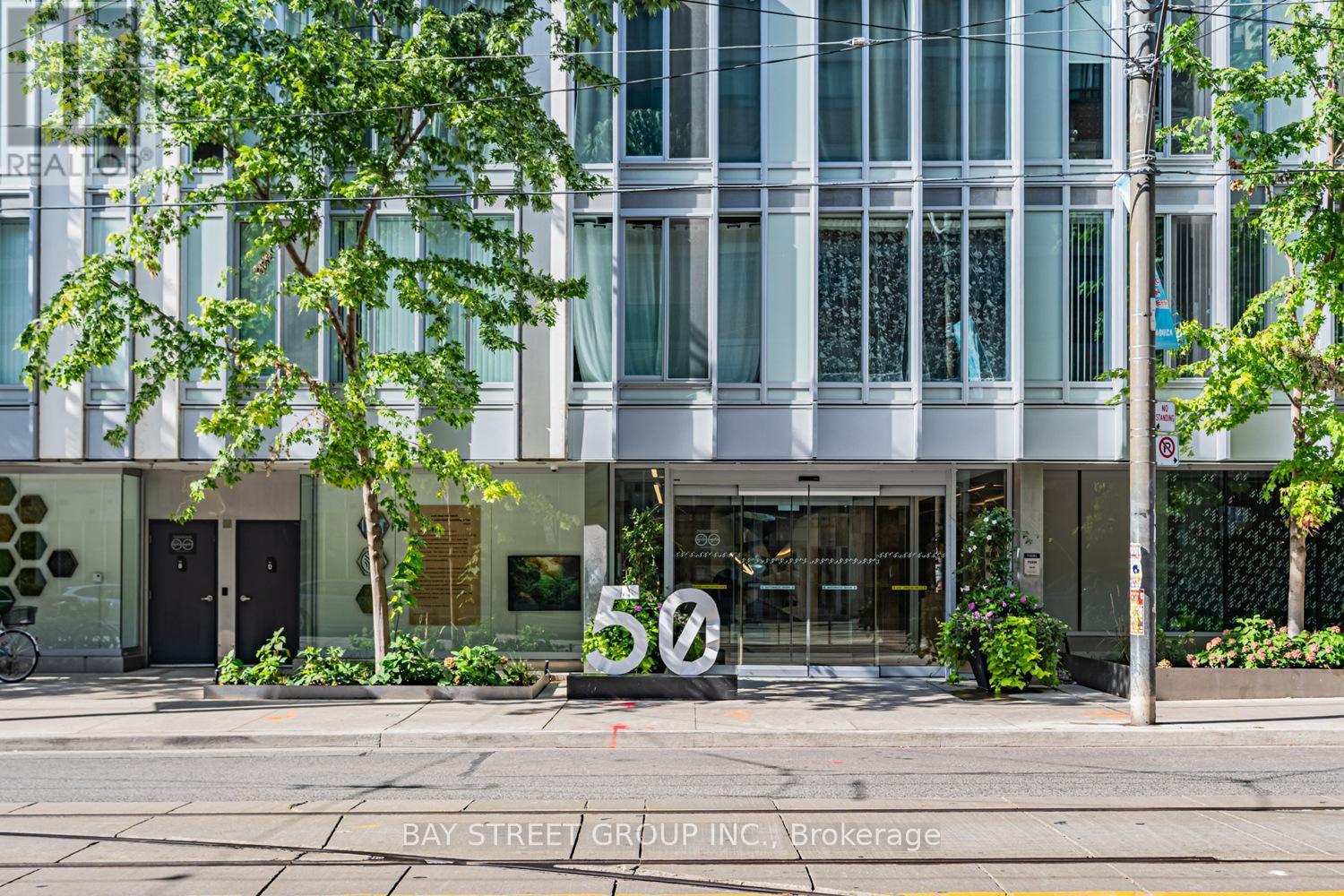 1008 - 50 Mccaul Street, Toronto, ON - Outdoor