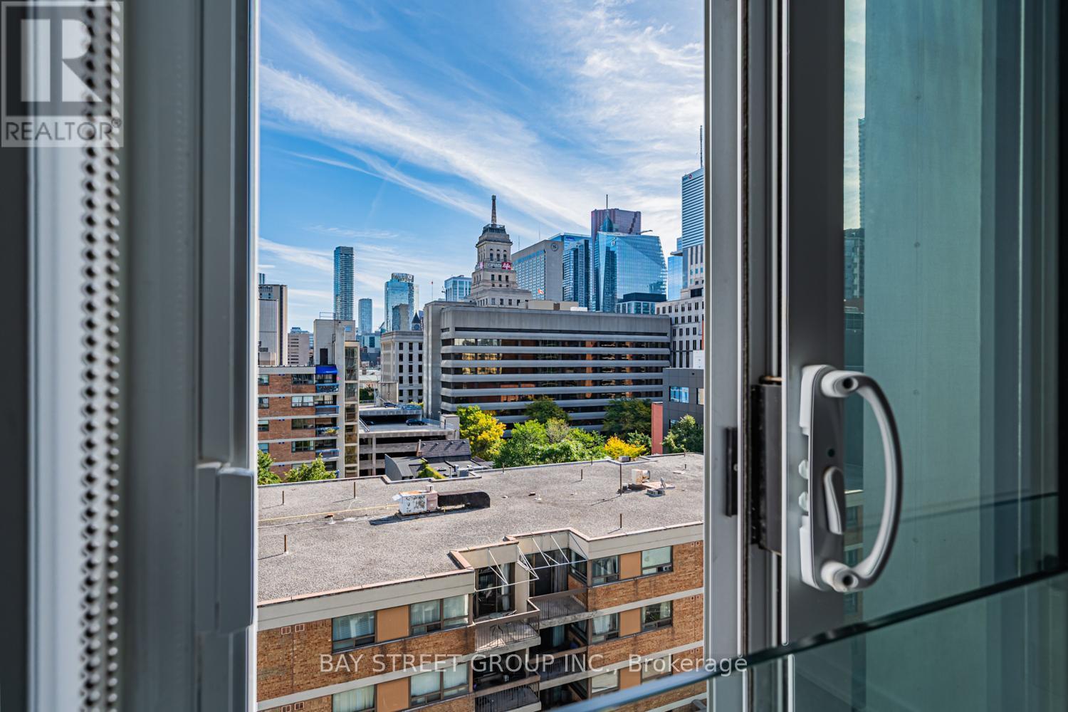 1008 - 50 Mccaul Street, Toronto, ON -