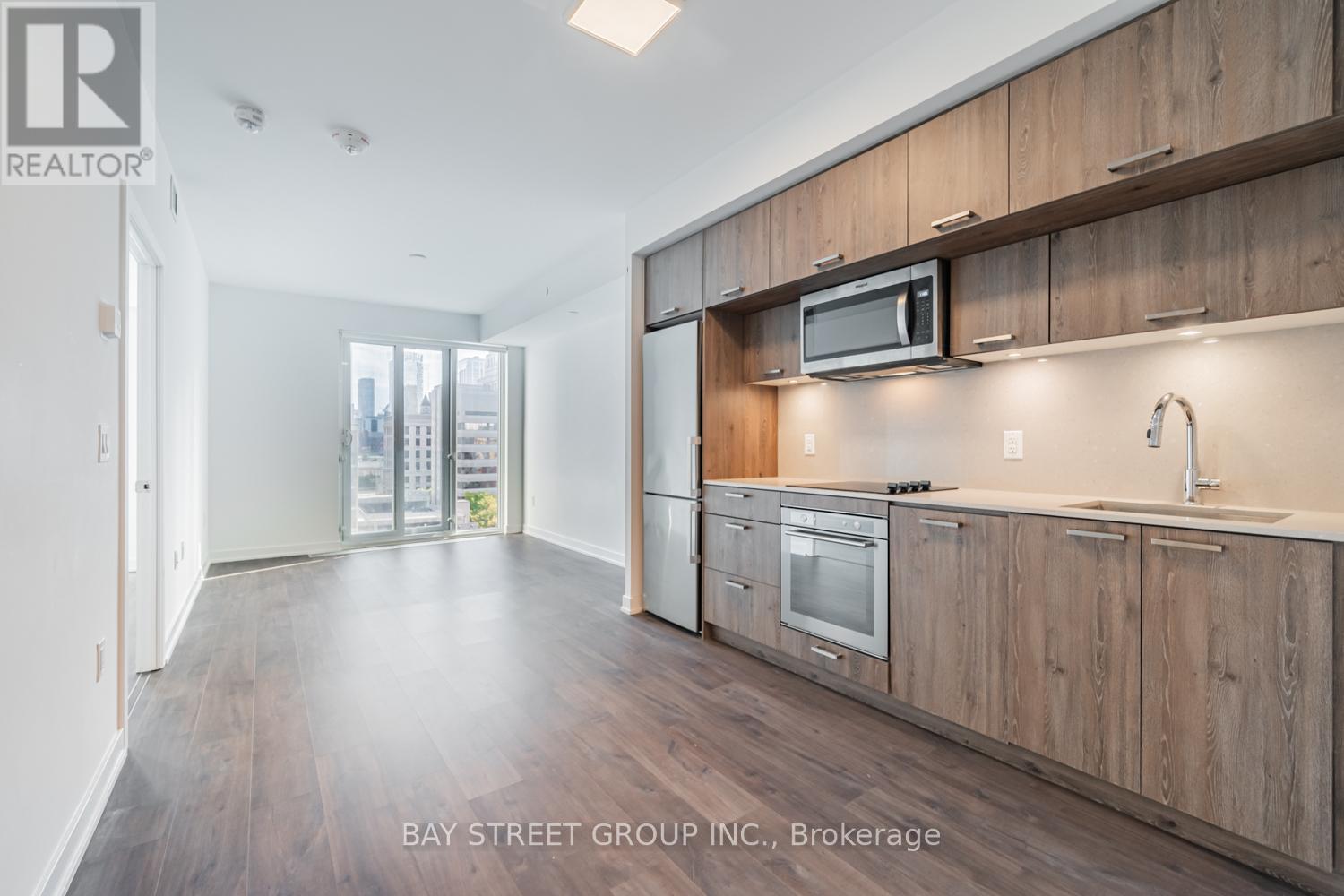 1008 - 50 Mccaul Street, Toronto, ON - Indoor Photo Showing Kitchen