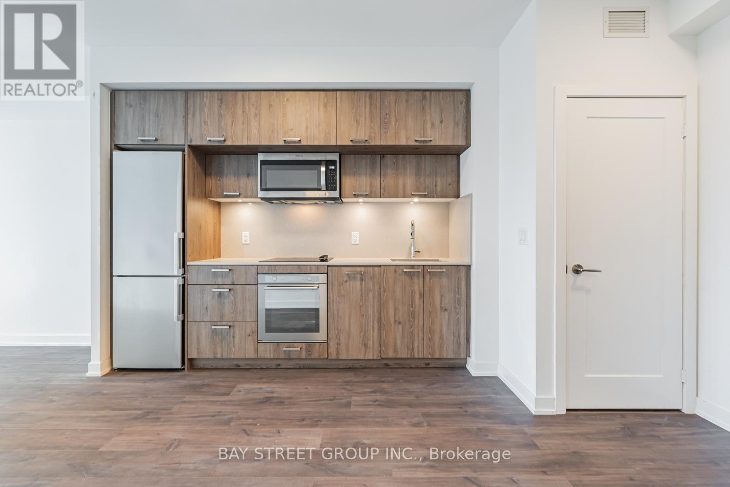 1008 - 50 Mccaul Street, Toronto, ON - Indoor Photo Showing Kitchen