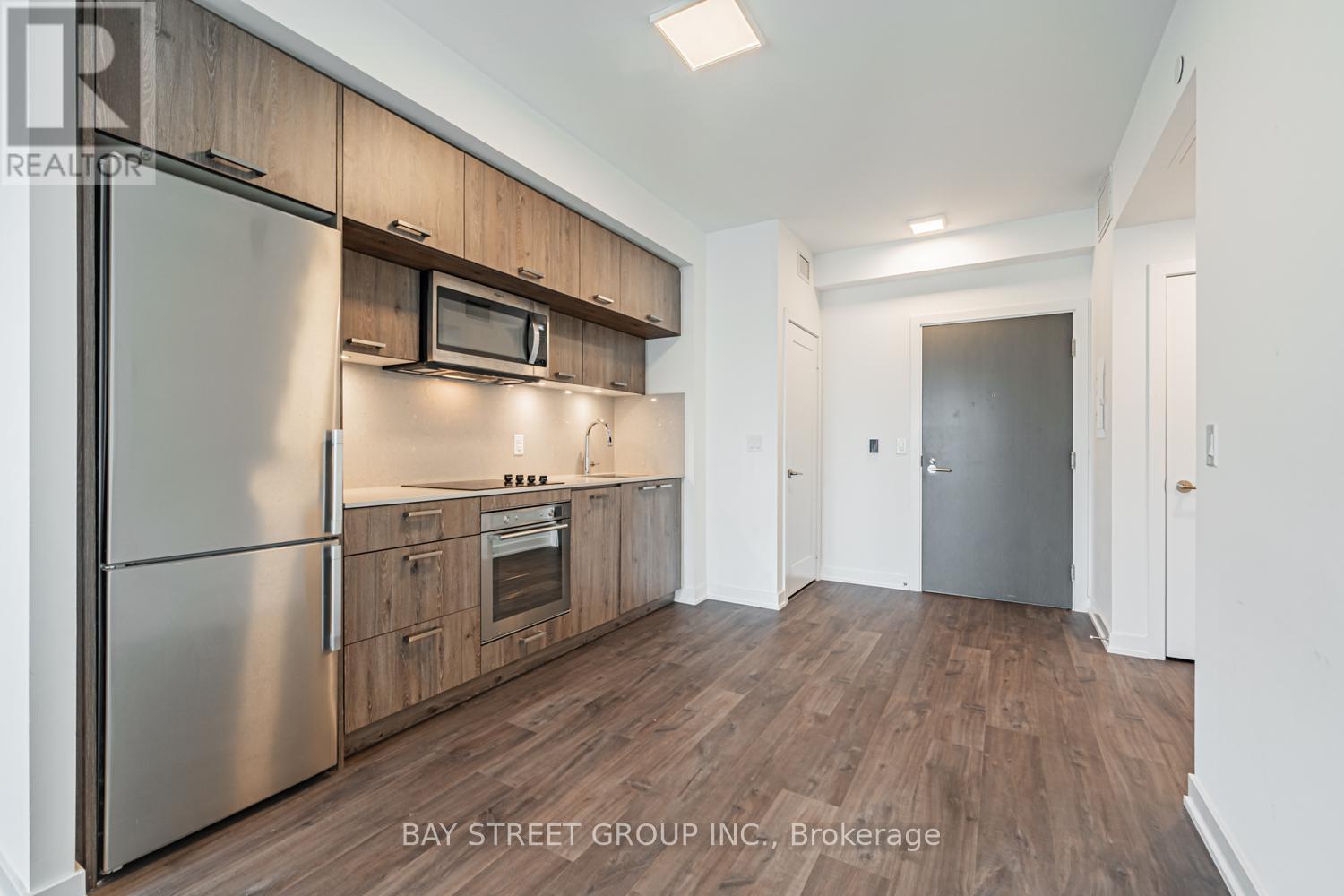 1008 - 50 Mccaul Street, Toronto, ON - Indoor Photo Showing Kitchen