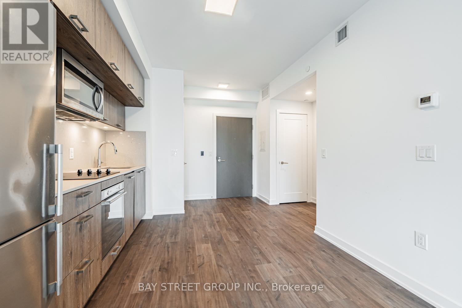 1008 - 50 Mccaul Street, Toronto, ON - Indoor Photo Showing Kitchen