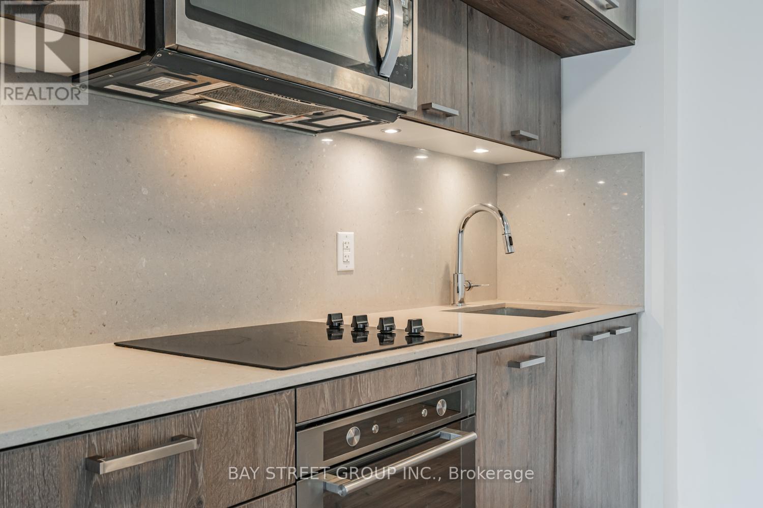 1008 - 50 Mccaul Street, Toronto, ON - Indoor Photo Showing Kitchen
