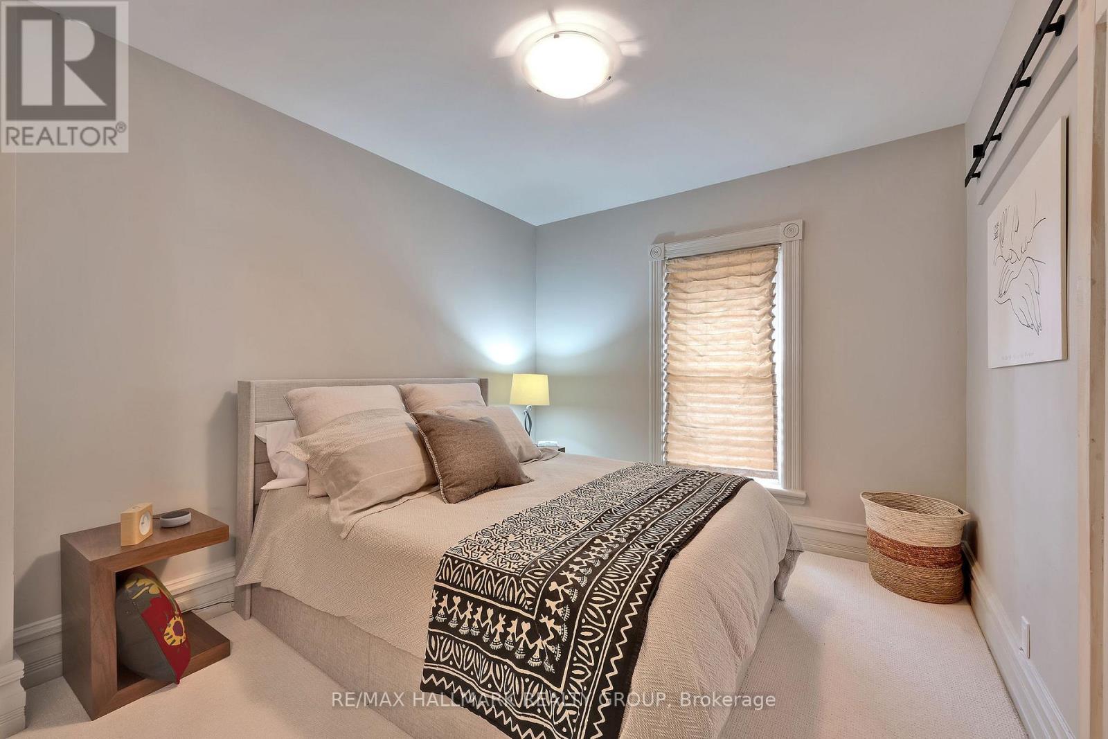 376 Lyon Street N, Ottawa, ON - Indoor Photo Showing Bedroom