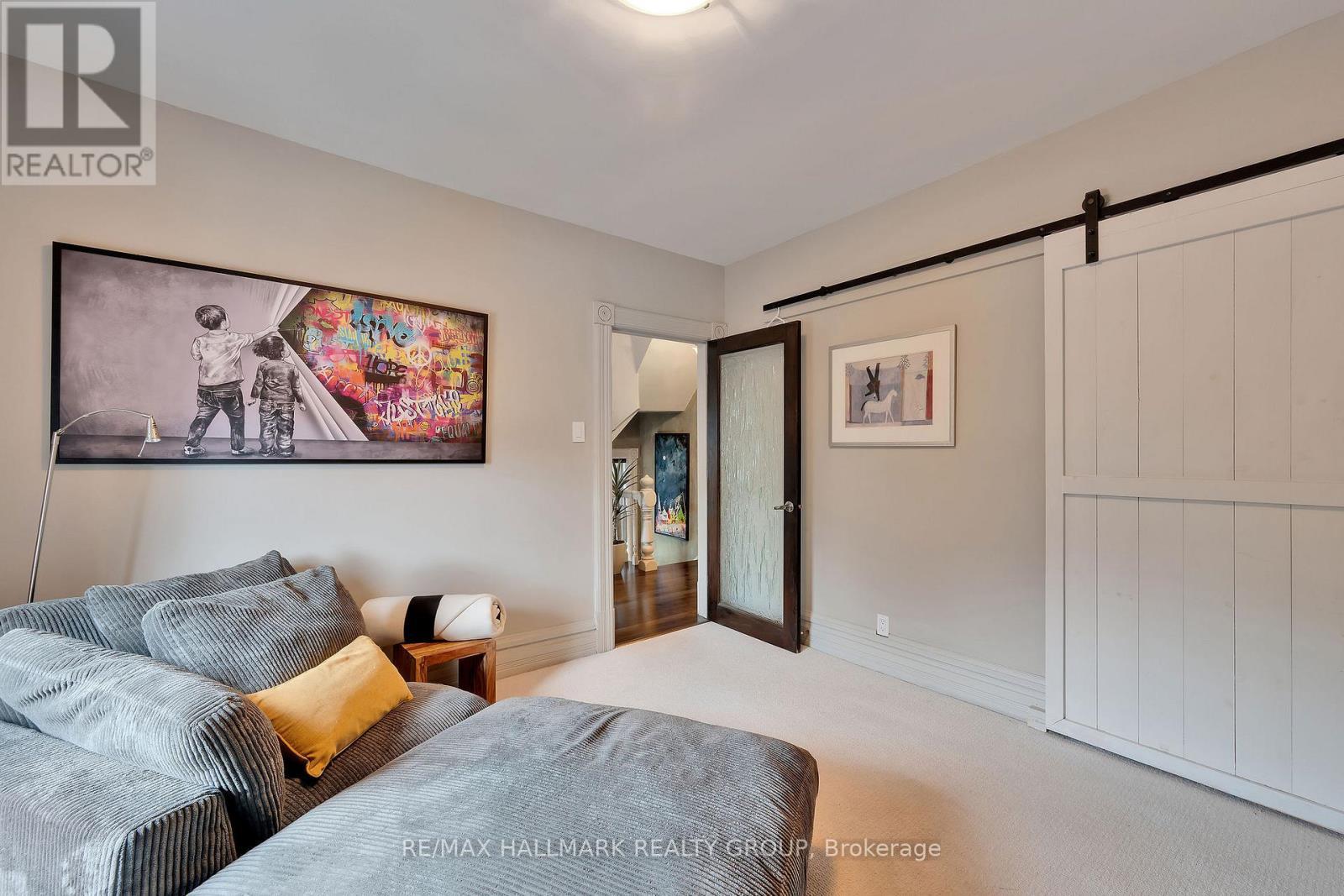 376 Lyon Street N, Ottawa, ON - Indoor Photo Showing Bedroom