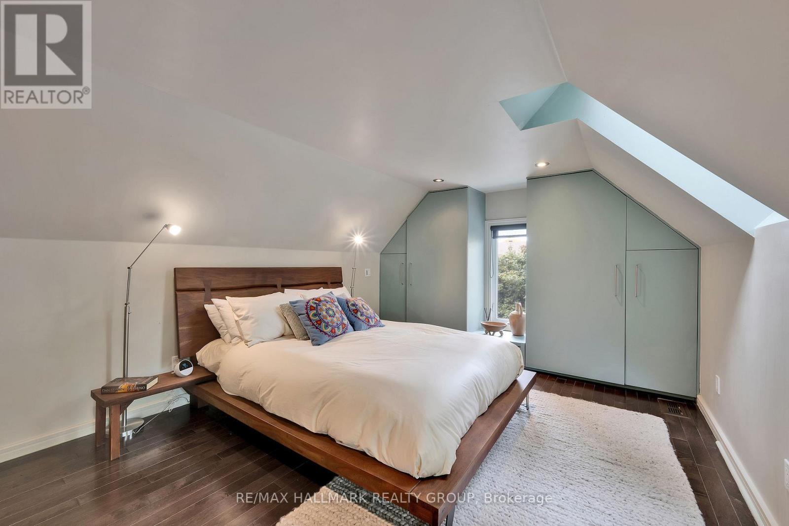 376 Lyon Street N, Ottawa, ON - Indoor Photo Showing Bedroom