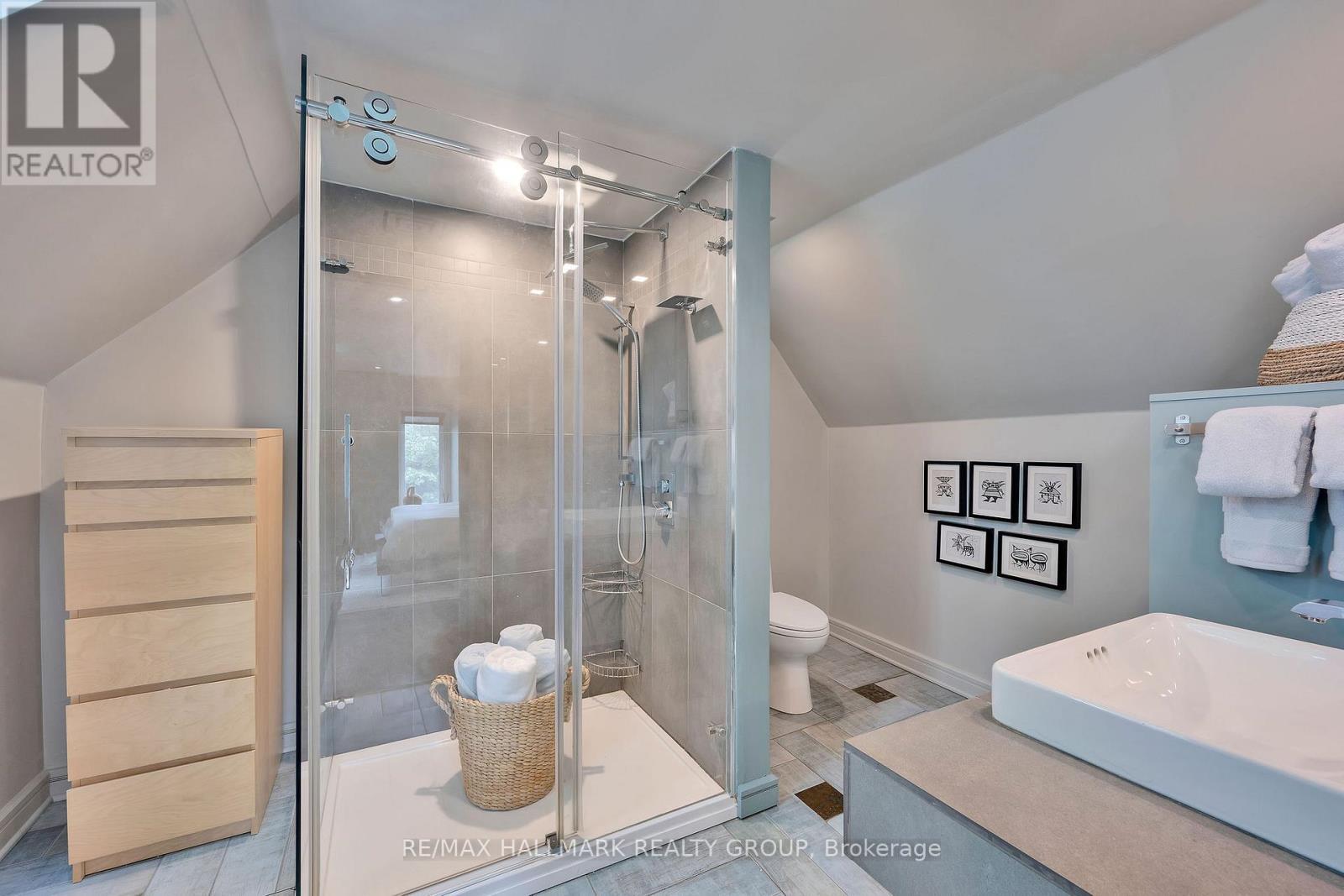 376 Lyon Street N, Ottawa, ON - Indoor Photo Showing Bathroom