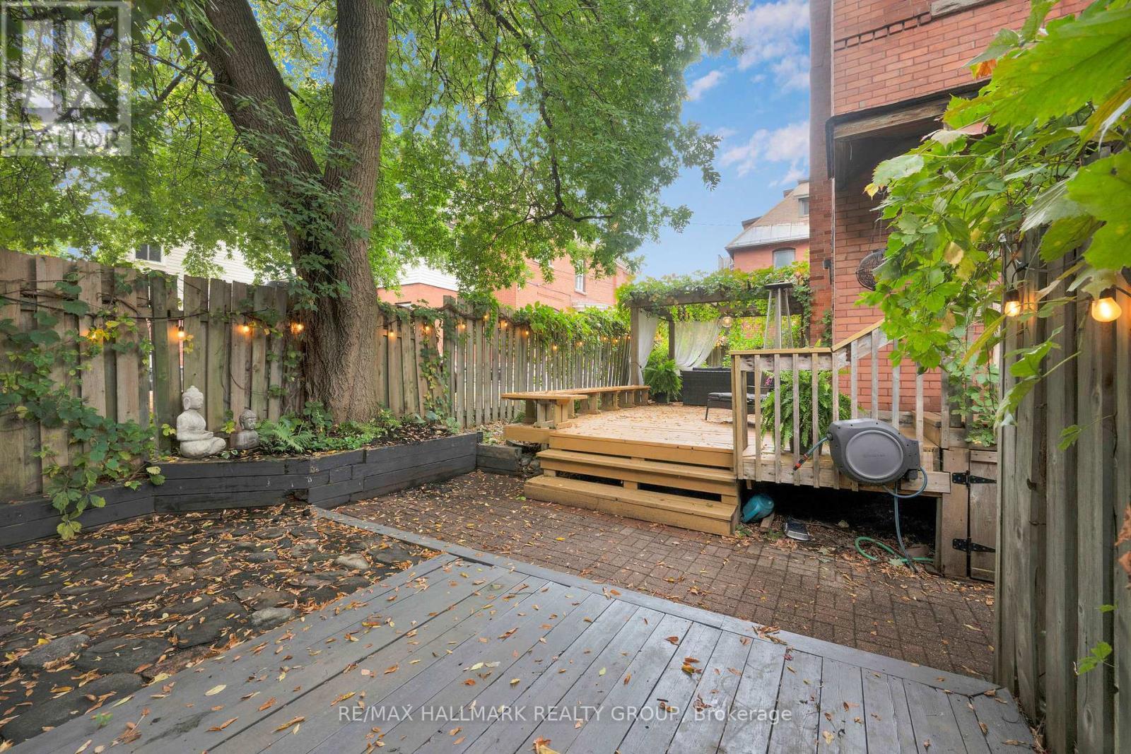 376 Lyon Street N, Ottawa, ON - Outdoor With Deck Patio Veranda
