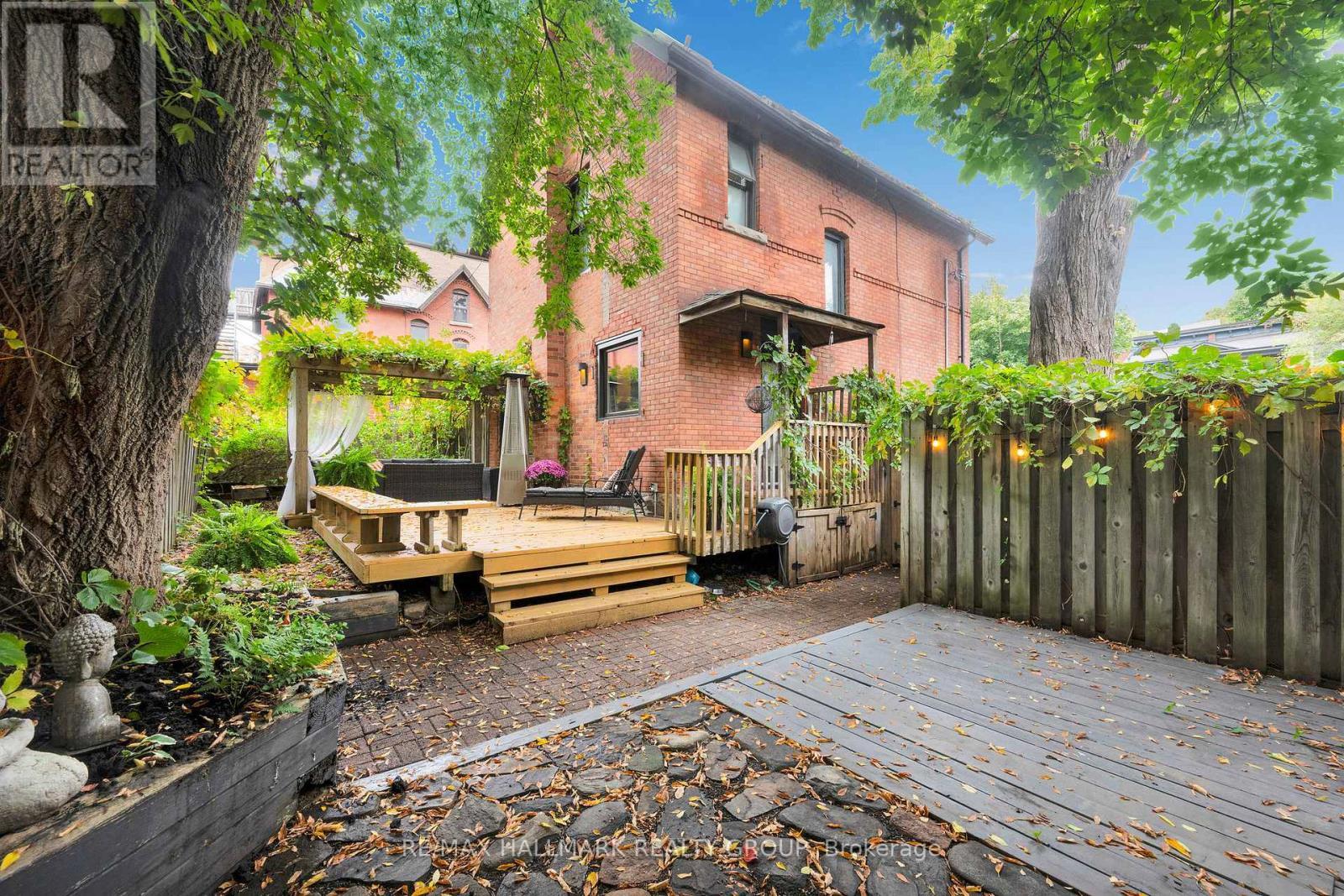 376 Lyon Street N, Ottawa, ON - Outdoor With Deck Patio Veranda With Exterior