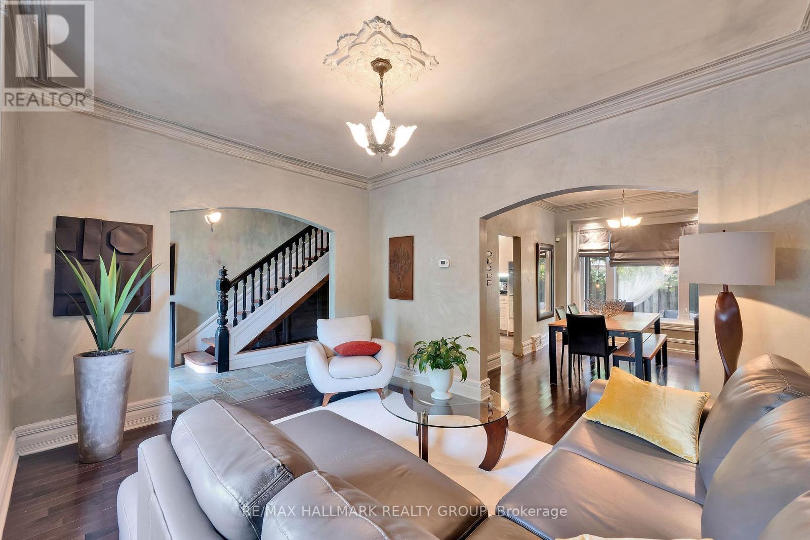 376 Lyon Street N, Ottawa, ON - Indoor Photo Showing Dining Room