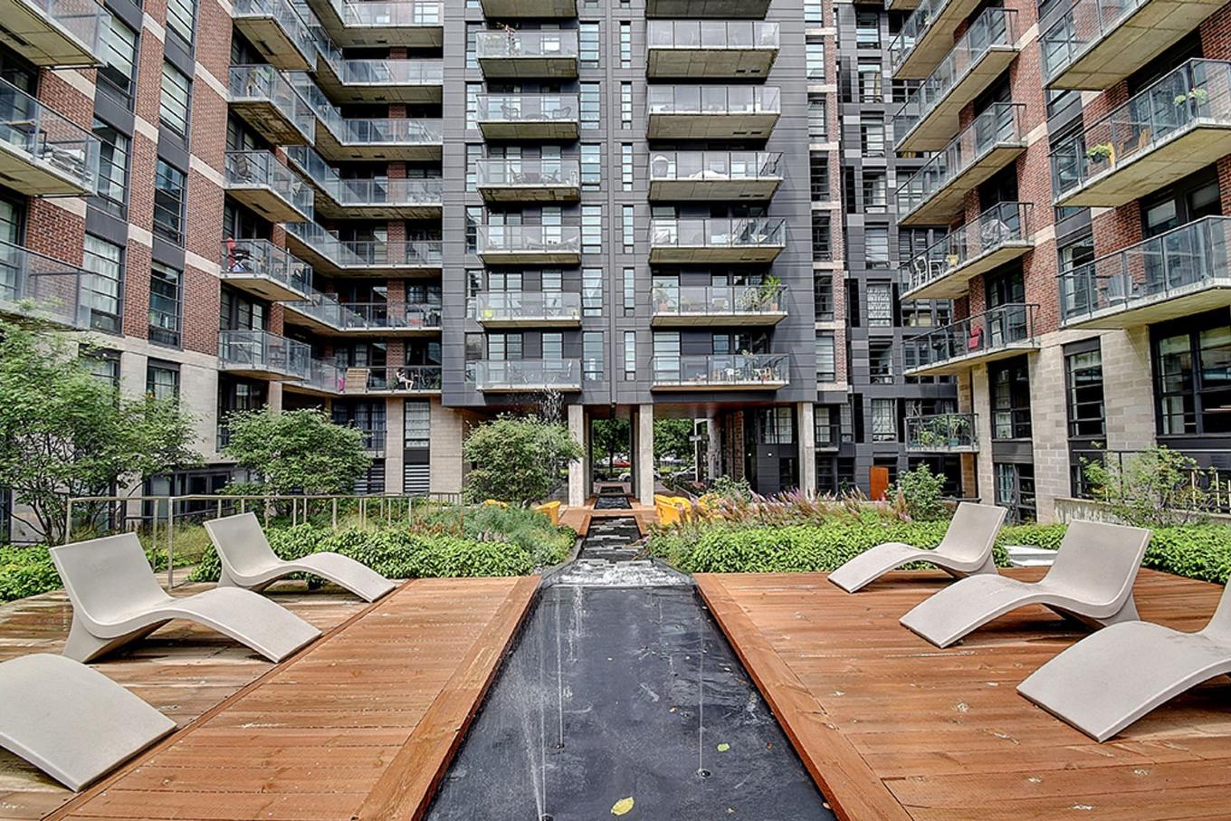 Cour - 802-1320 Rue Olier, Montréal (Le Sud-Ouest), QC - Outdoor With Balcony With Facade