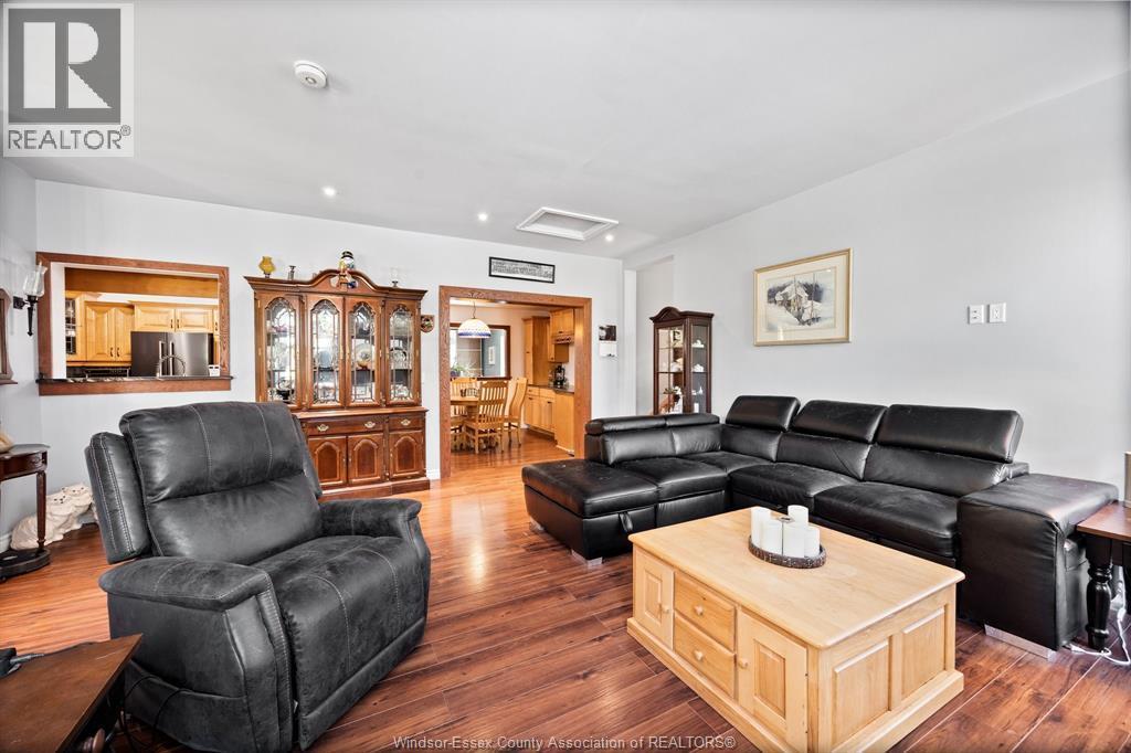 38 Canal Street East, Tilbury, ON - Indoor Photo Showing Living Room