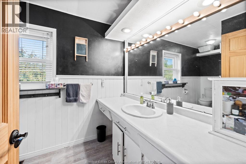 38 Canal Street East, Tilbury, ON - Indoor Photo Showing Bathroom