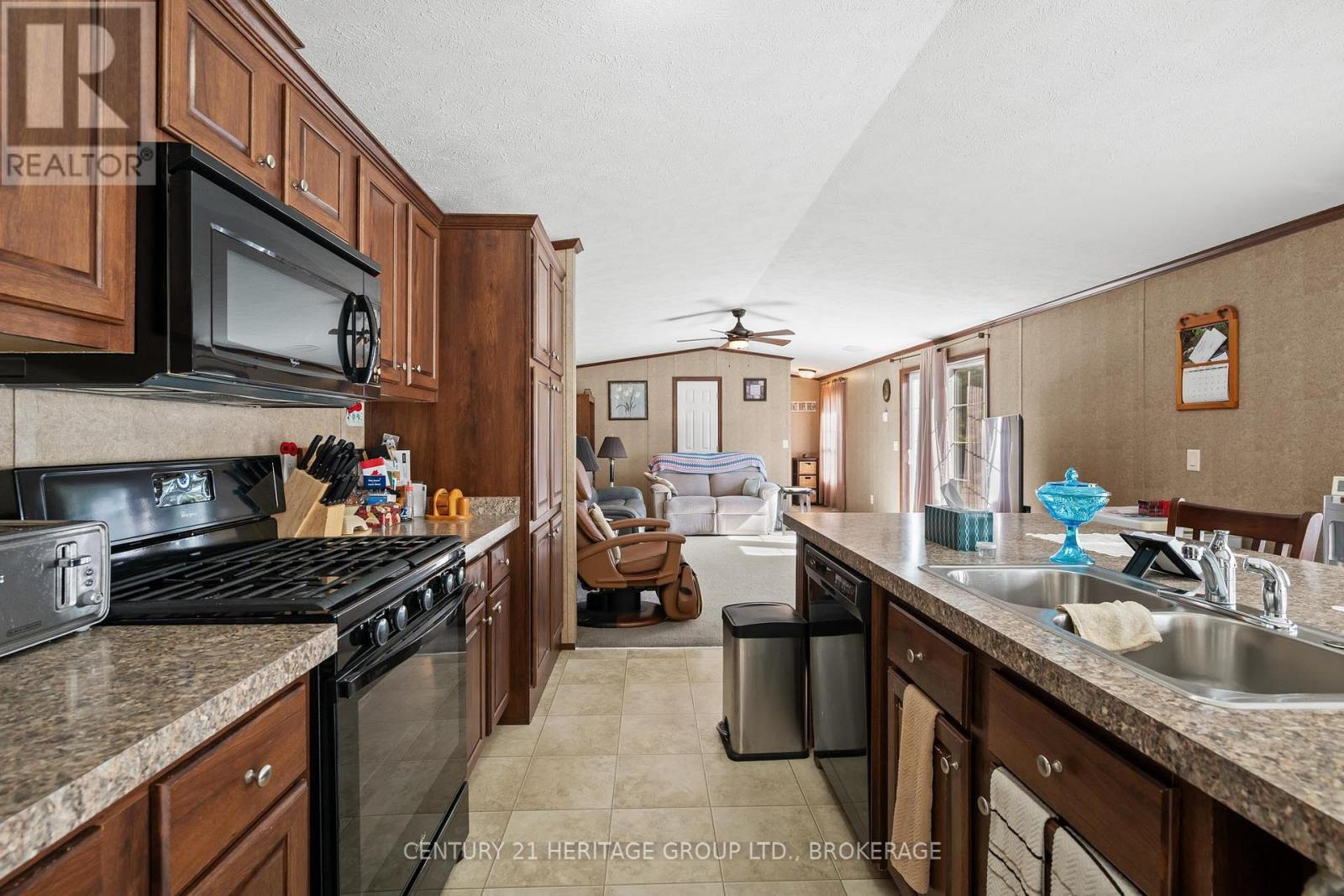 7 - 5633 Bath Road, Loyalist (Lennox And Addington - South), ON