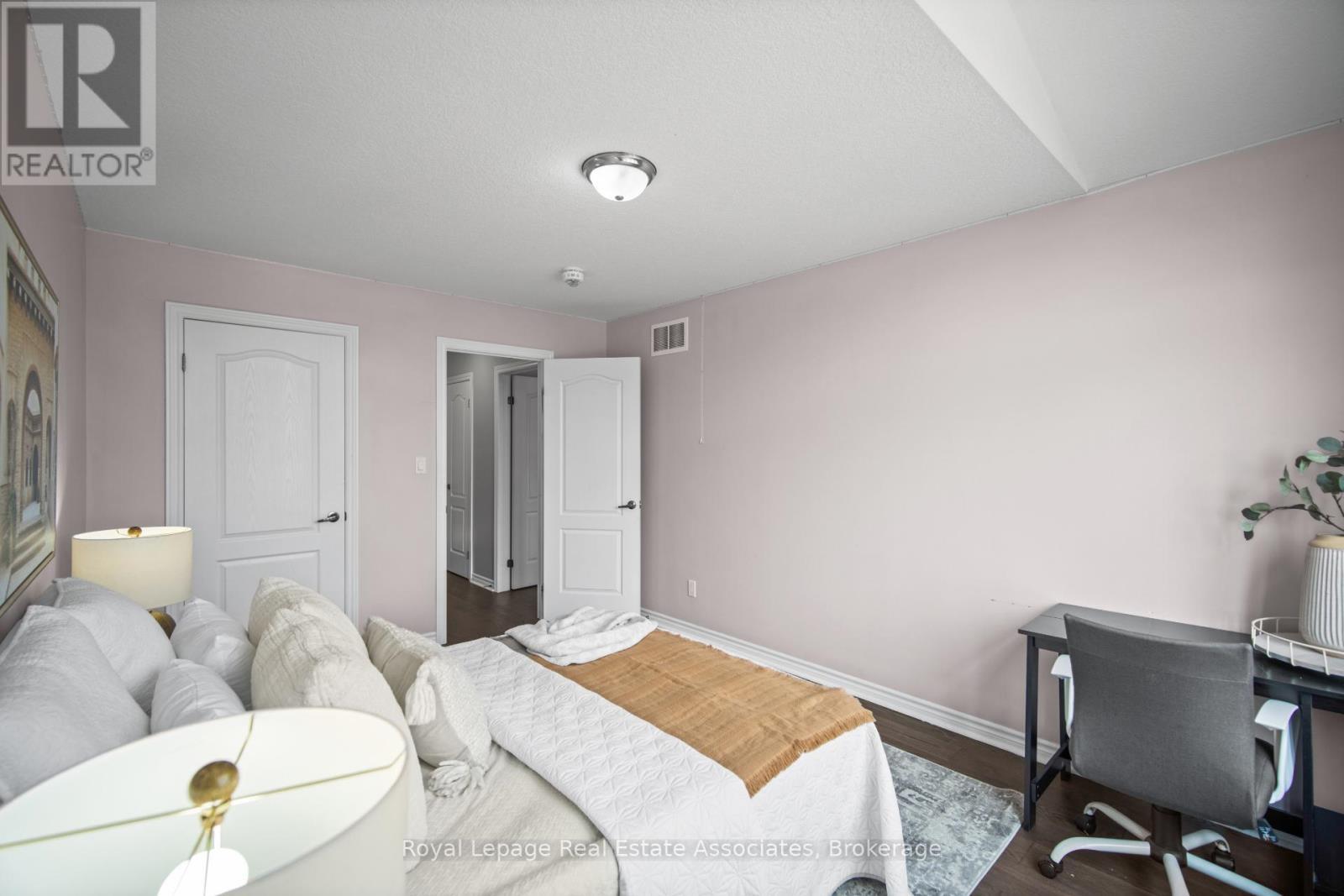 439 Moorlands Crescent, Kitchener, ON - Indoor