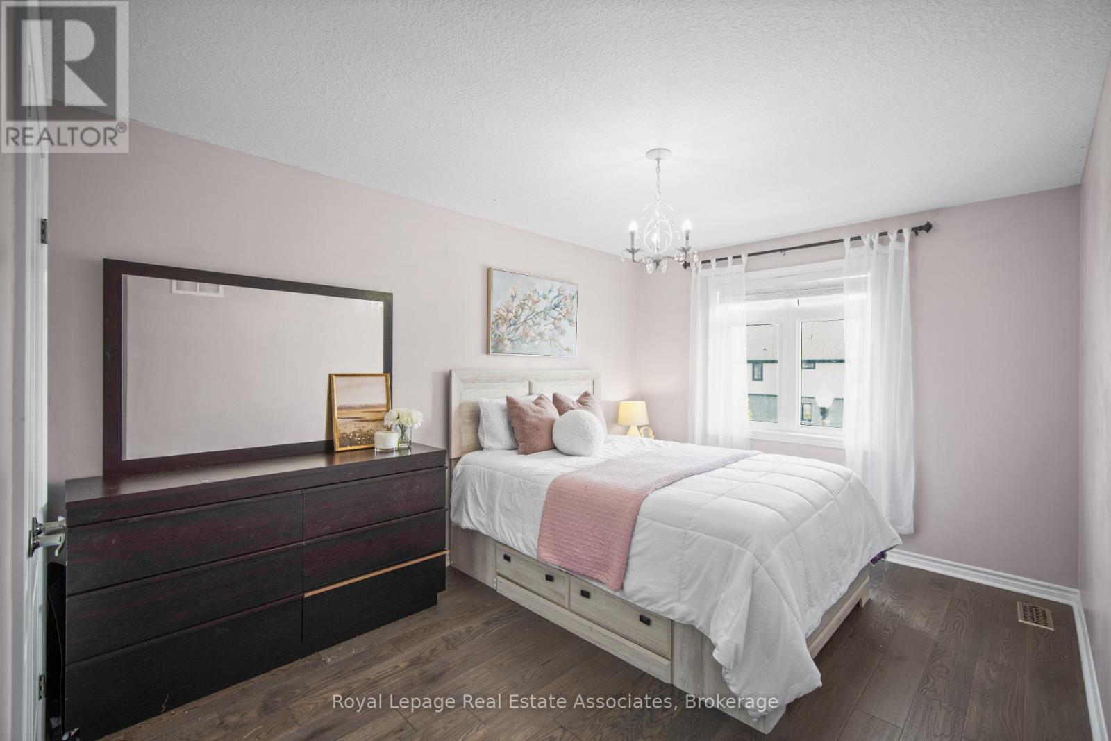 439 Moorlands Crescent, Kitchener, ON - Indoor Photo Showing Bedroom