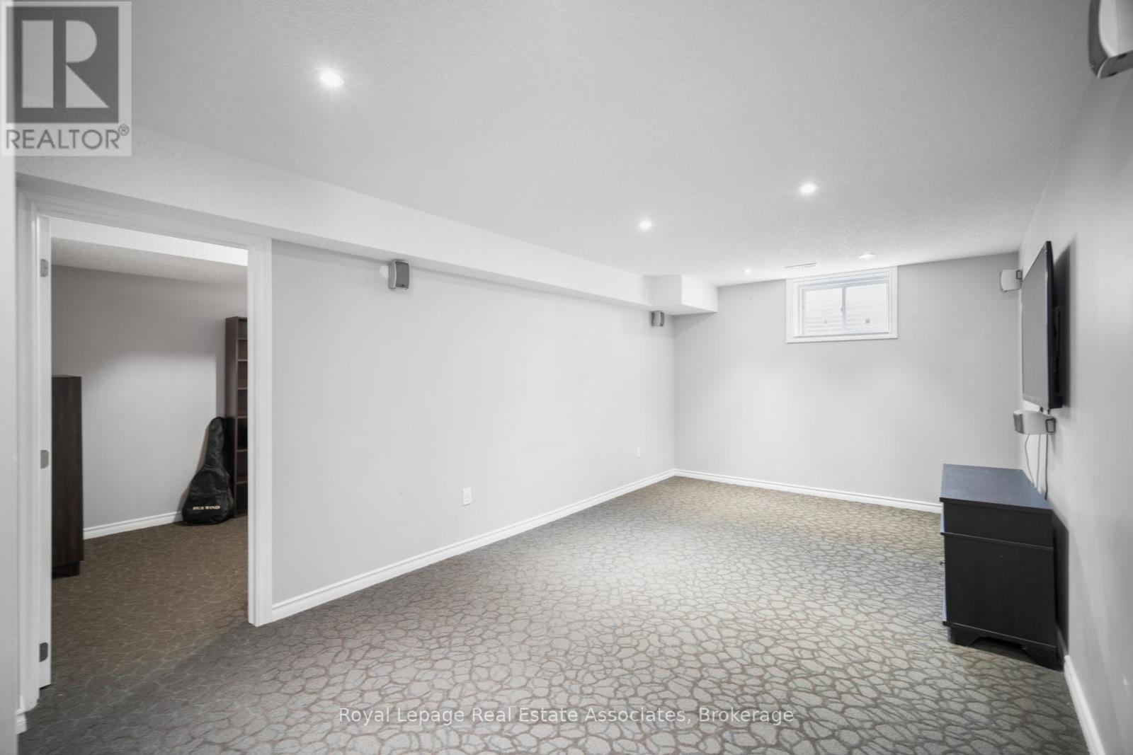 439 Moorlands Crescent, Kitchener, ON - Indoor