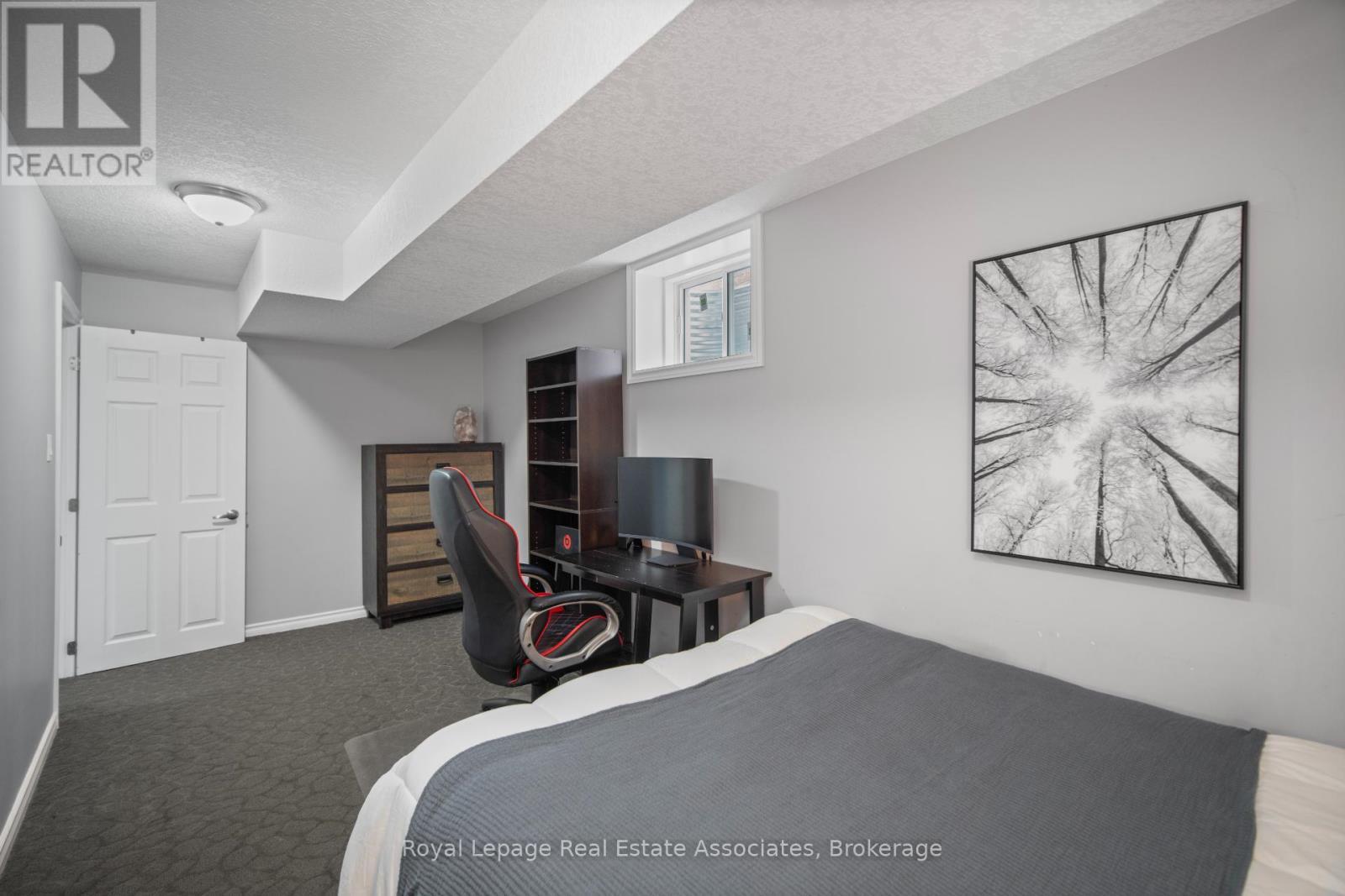 439 Moorlands Crescent, Kitchener, ON - Indoor Photo Showing Other Room