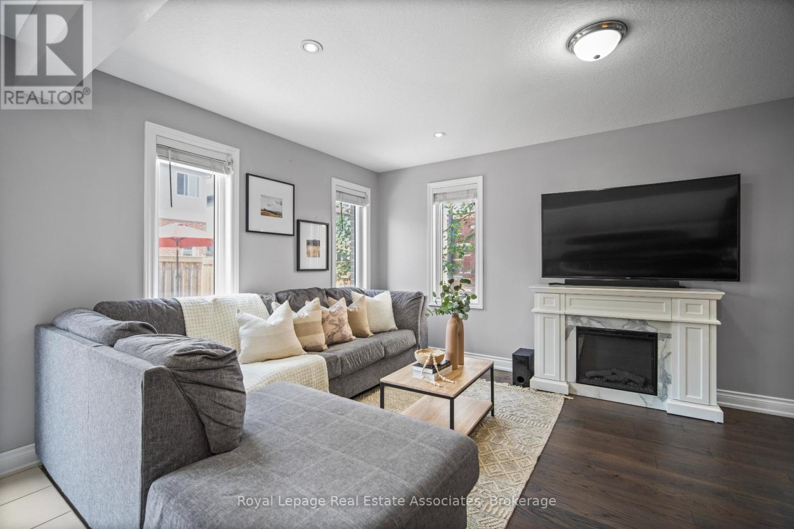 439 Moorlands Crescent, Kitchener, ON - Indoor Photo Showing Living Room With Fireplace