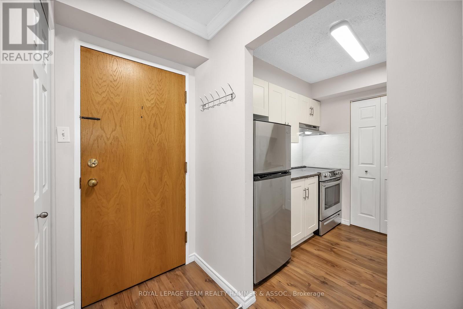 1701 - 199 Kent Street, Ottawa, ON - Indoor Photo Showing Kitchen