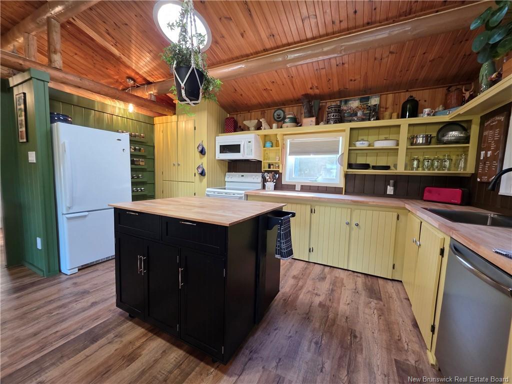 1546 Route 385, Oxbow, NB