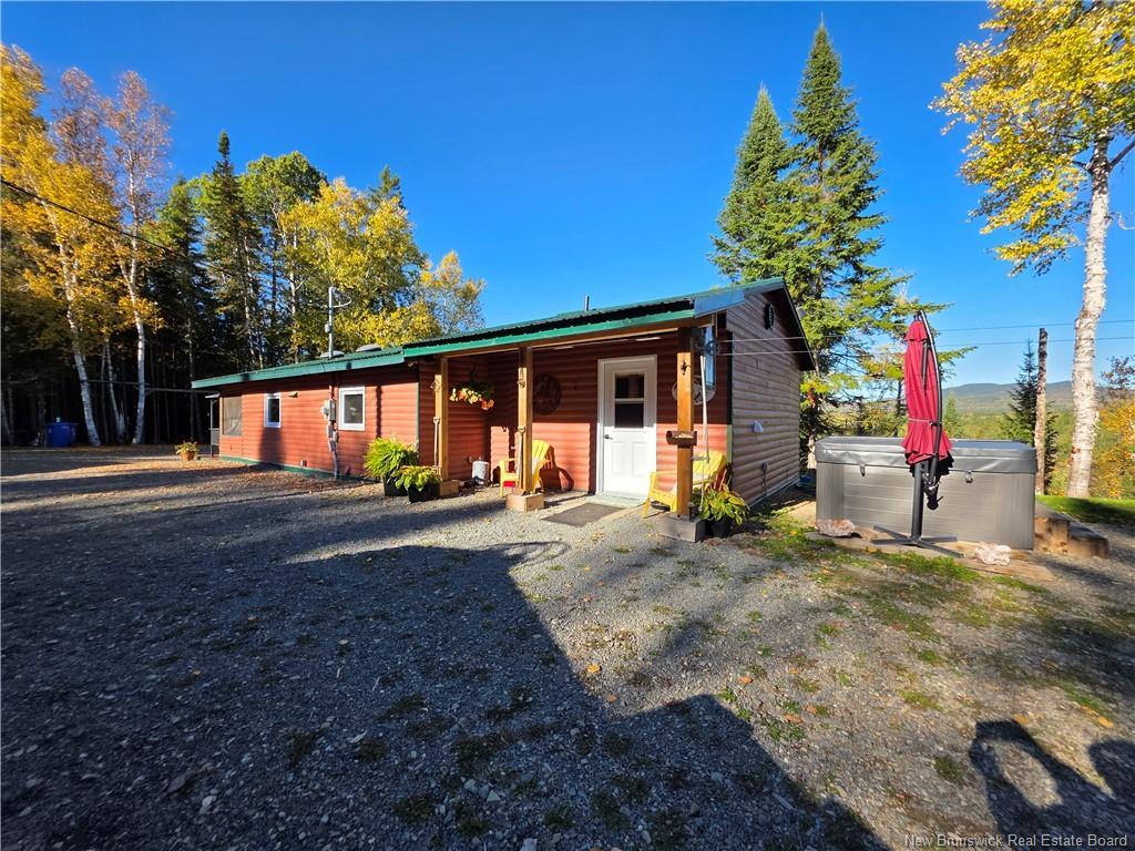1546 Route 385, Oxbow, NB