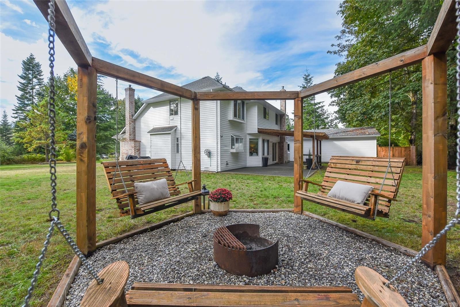 8868 Erickson Pl, Black Creek, BC