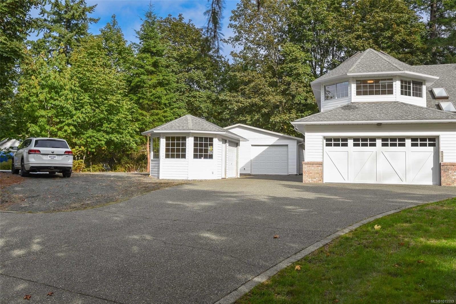 8868 Erickson Pl, Black Creek, BC