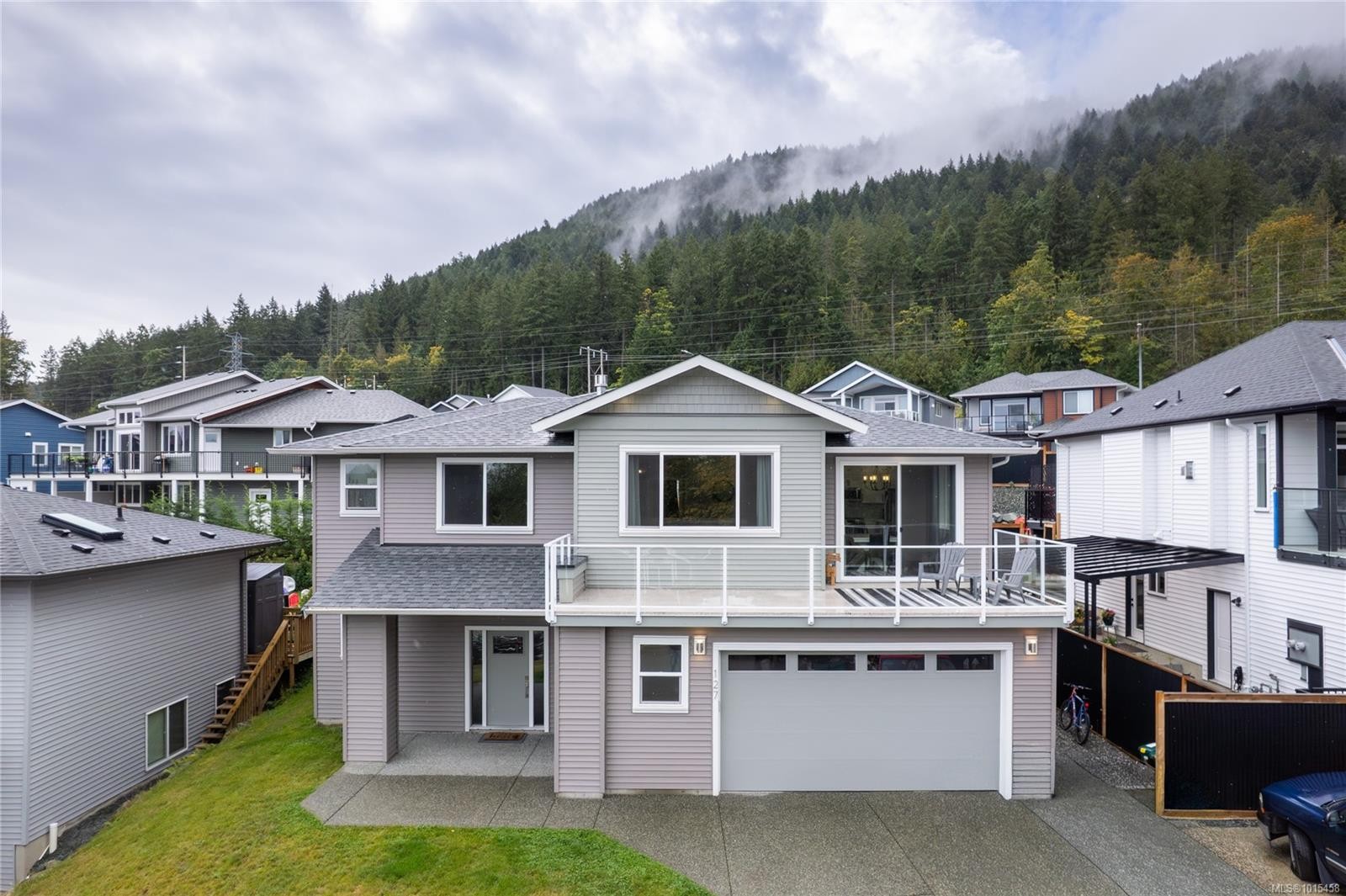 127 Ray Knight Dr, Ladysmith, BC