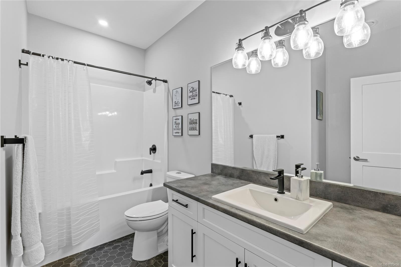 127 Ray Knight Dr, Ladysmith, BC