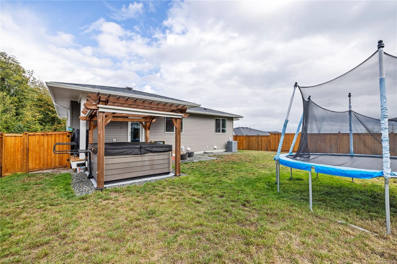 127 Ray Knight Dr, Ladysmith, BC