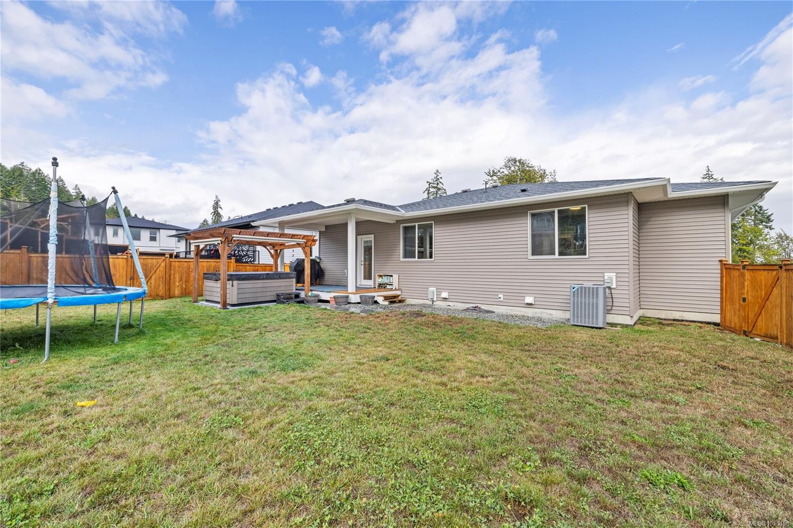 127 Ray Knight Dr, Ladysmith, BC