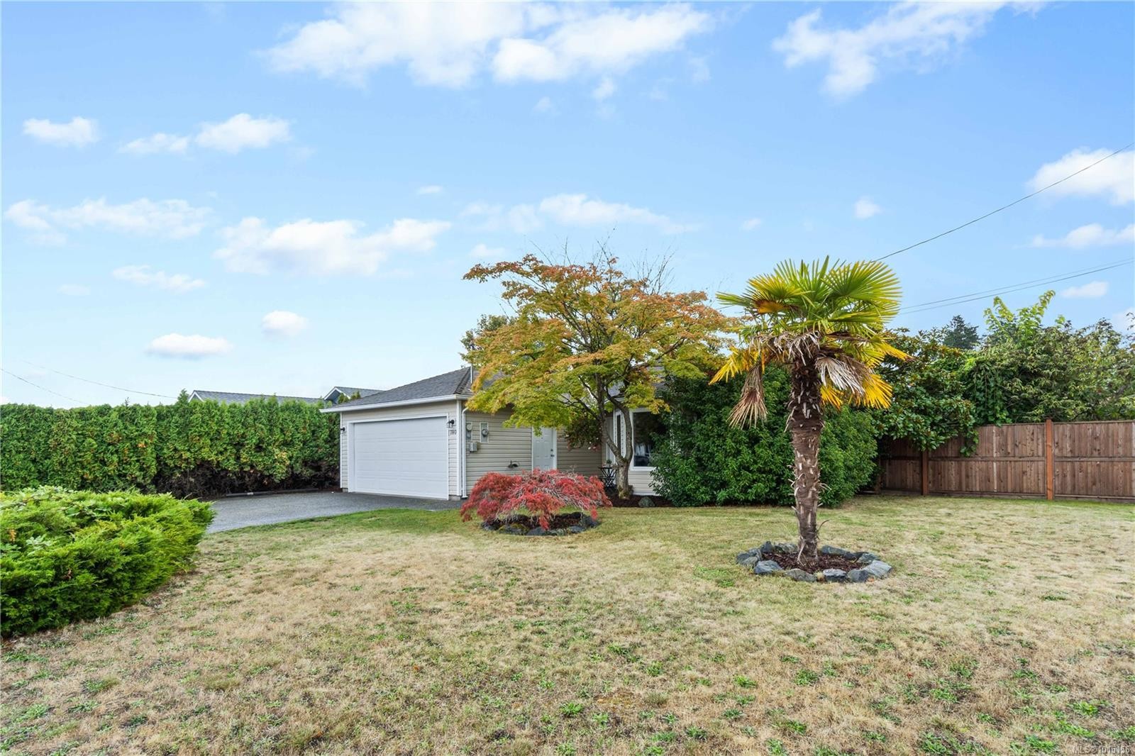 780 Humphrey Rd, Parksville, BC