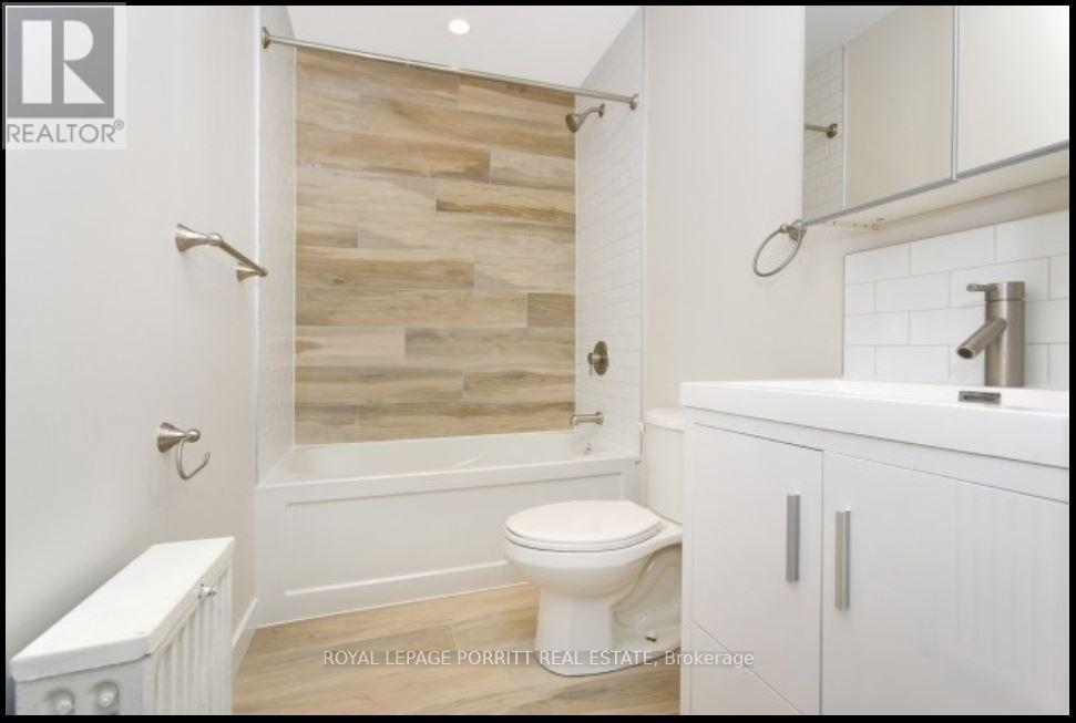 Bathroom - 4 - 3411 Lake Shore Boulevard W, Toronto, ON - Indoor Photo Showing Bathroom