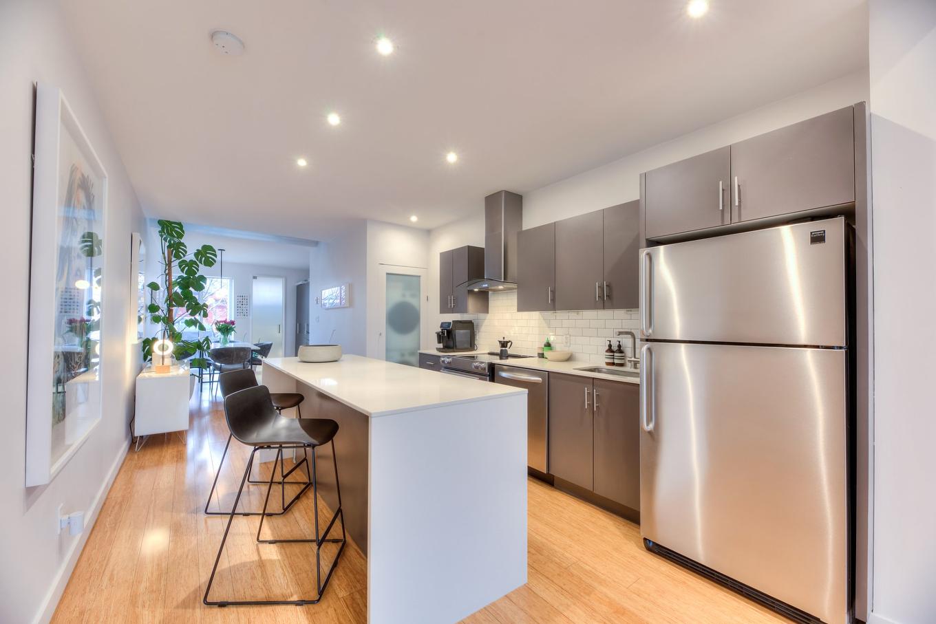 Cuisine - 1438 Rue Joliette, Montréal (Mercier/Hochelaga-Maisonneuve), QC - Indoor Photo Showing Kitchen With Upgraded Kitchen