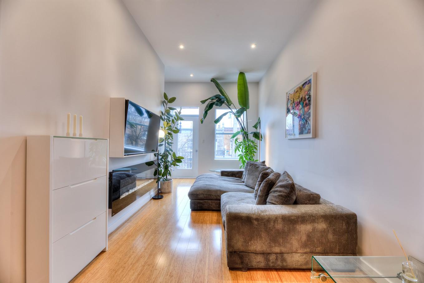 Salon - 1438 Rue Joliette, Montréal (Mercier/Hochelaga-Maisonneuve), QC - Indoor