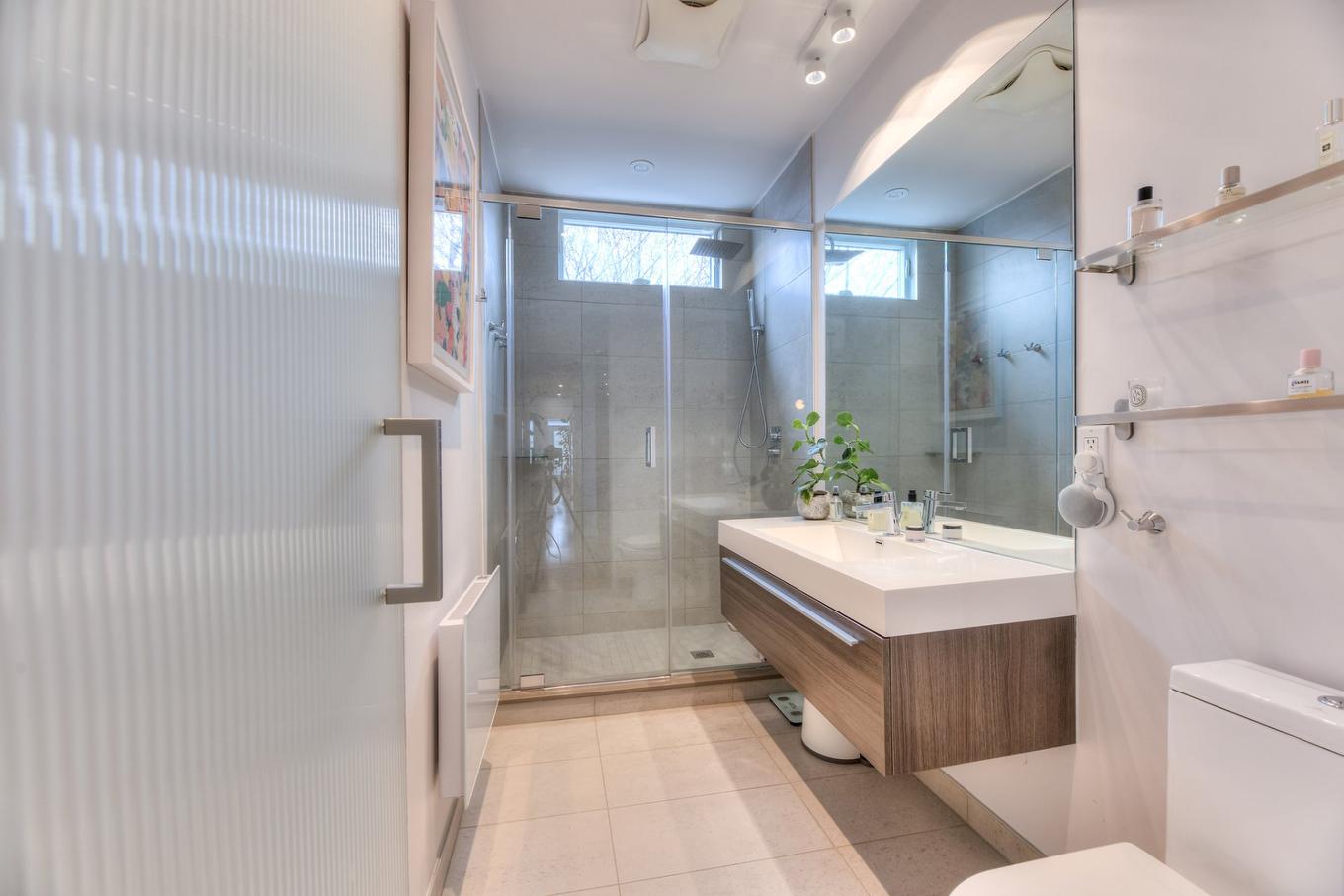 Salle de bains - 1438 Rue Joliette, Montréal (Mercier/Hochelaga-Maisonneuve), QC - Indoor Photo Showing Bathroom