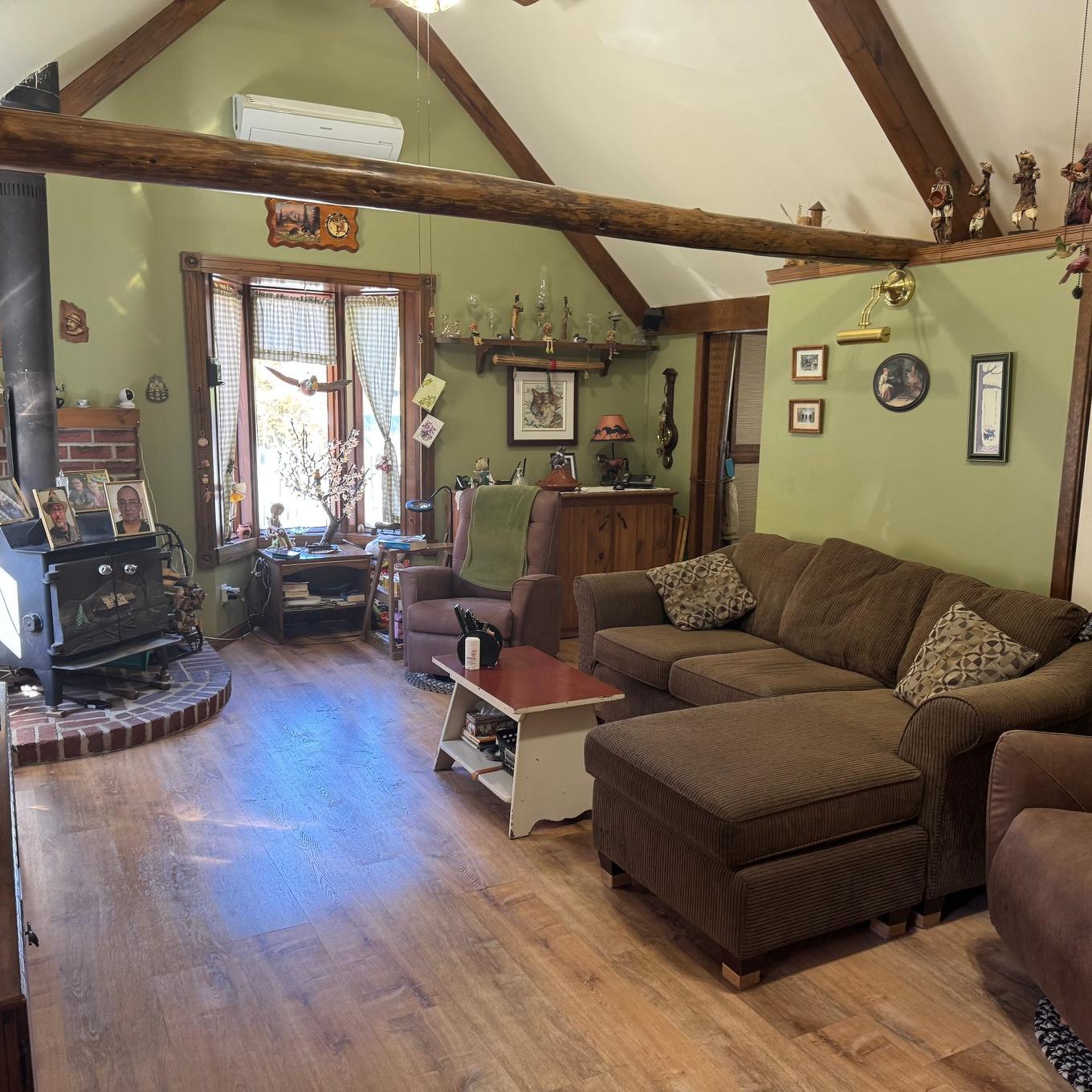 Salon - 291 Ch. De La Coureuse, Saint-Mathieu-Du-Parc, QC - Indoor Photo Showing Living Room