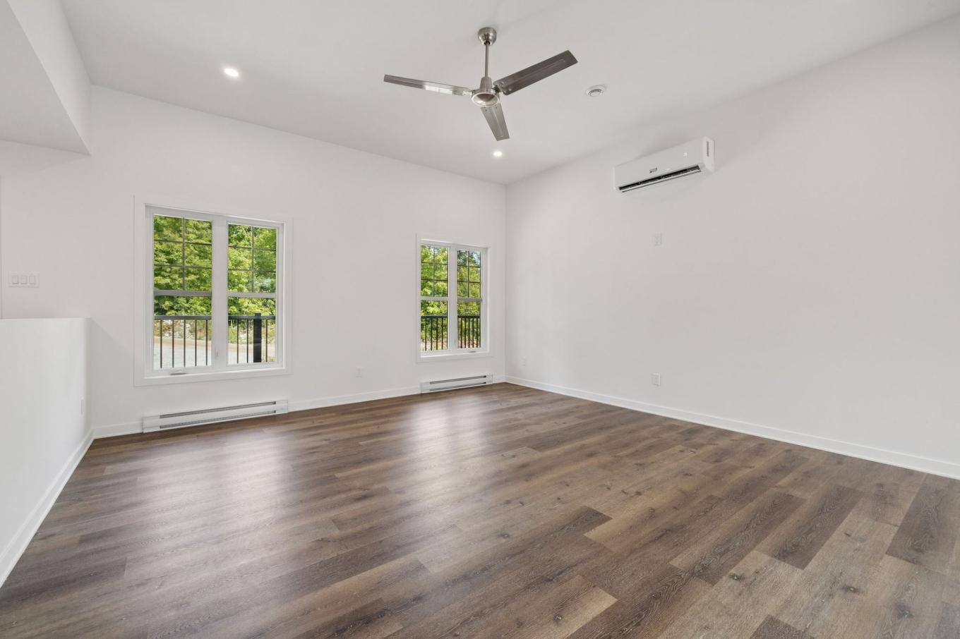 Living room - 66 Ch. Des Lueurs, Val-Des-Monts, QC - Indoor