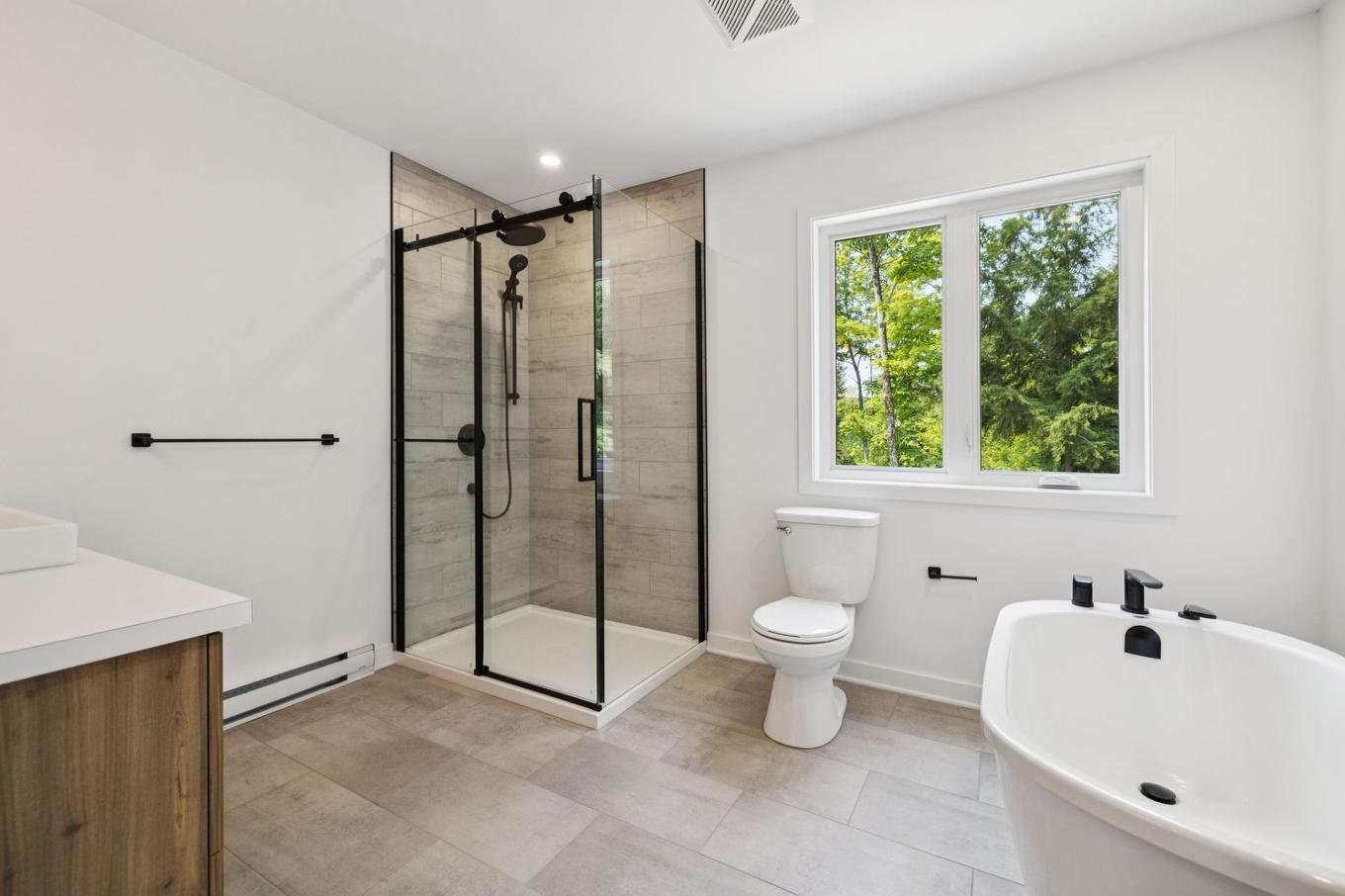 Bathroom - 66 Ch. Des Lueurs, Val-Des-Monts, QC - Indoor Photo Showing Bathroom