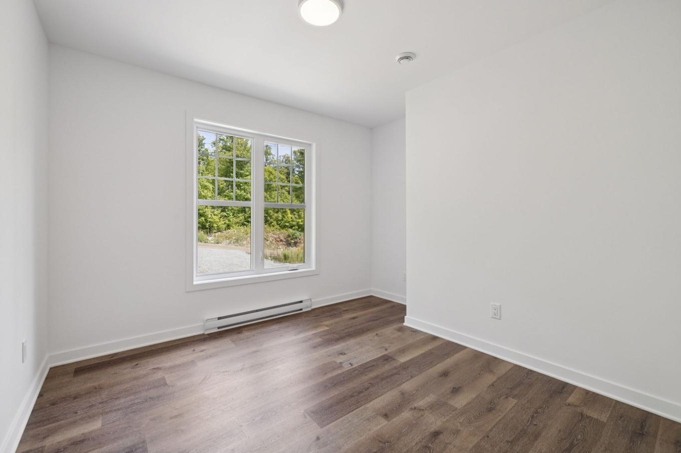 Office - 66 Ch. Des Lueurs, Val-Des-Monts, QC - Indoor Photo Showing Other Room