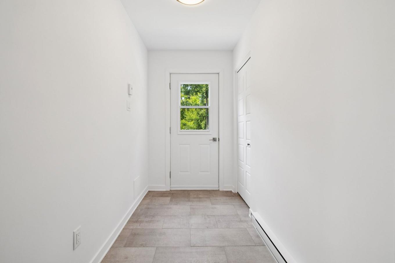 Hall - 66 Ch. Des Lueurs, Val-Des-Monts, QC - Indoor Photo Showing Other Room