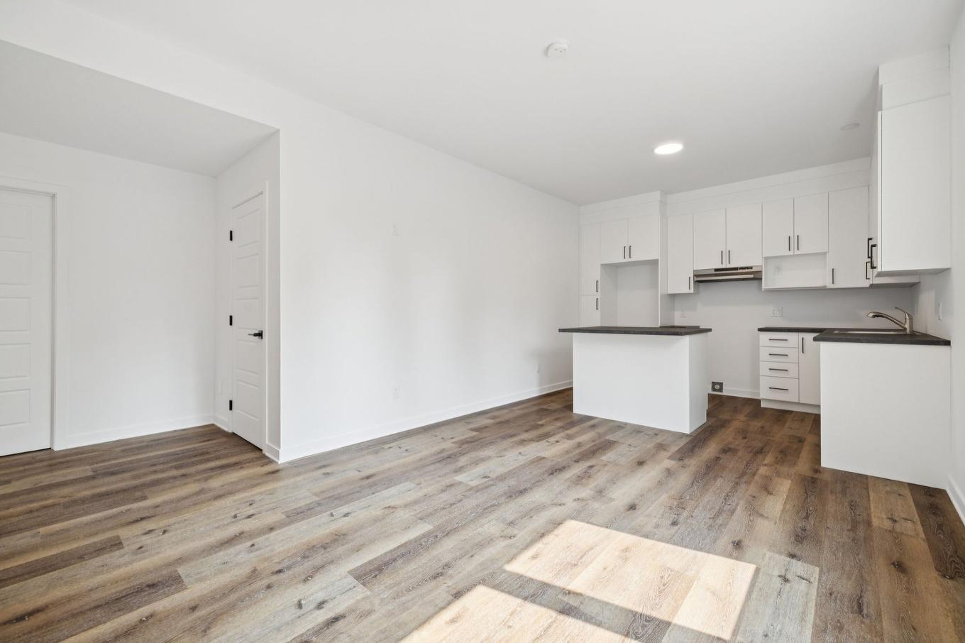 Dining room - 66 Ch. Des Lueurs, Val-Des-Monts, QC - Indoor Photo Showing Kitchen