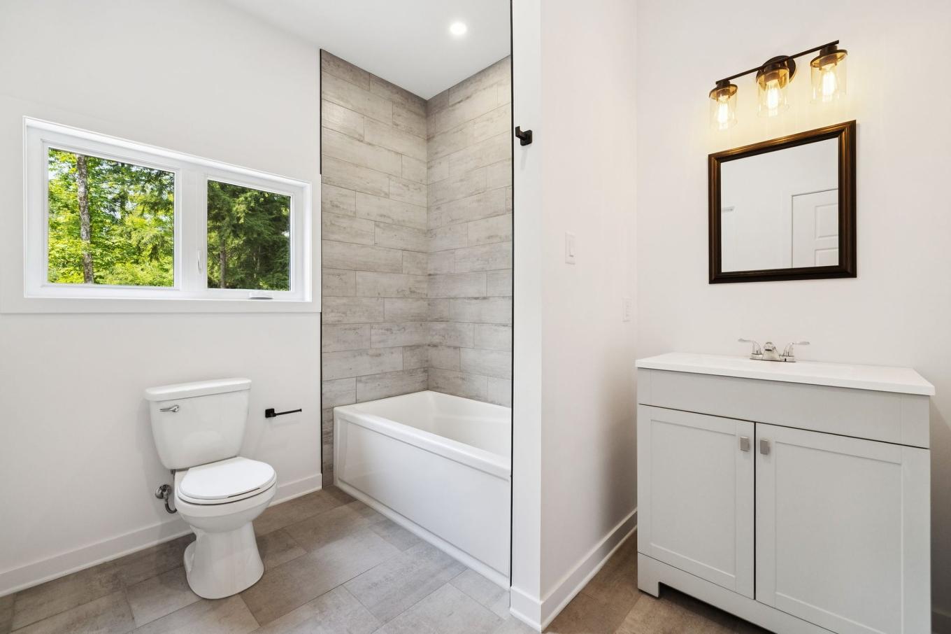 Bathroom - 66 Ch. Des Lueurs, Val-Des-Monts, QC - Indoor Photo Showing Bathroom