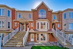 9418 Rue Riverin Brossard, QC J4X 3A6